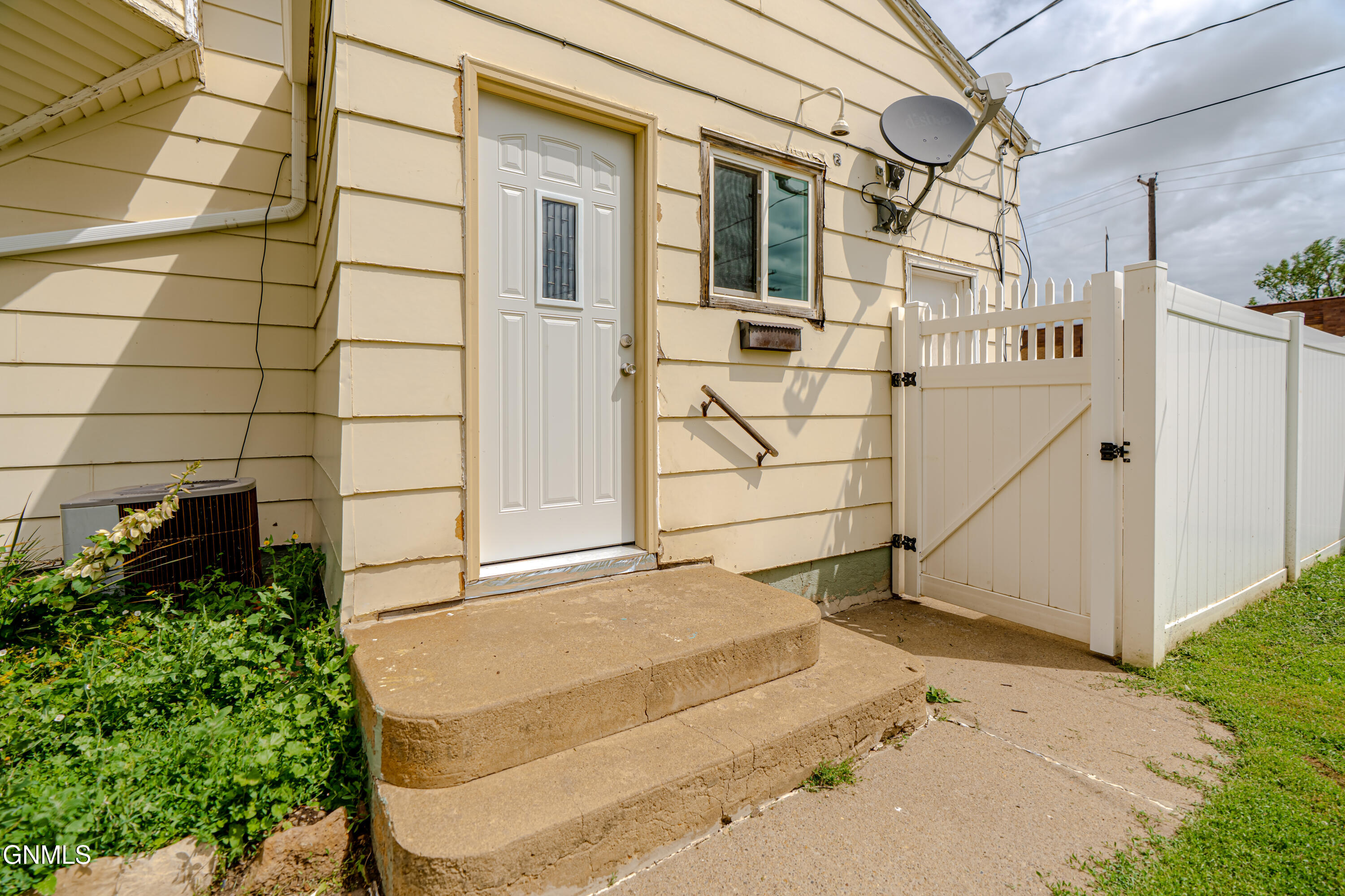 main property photo 75