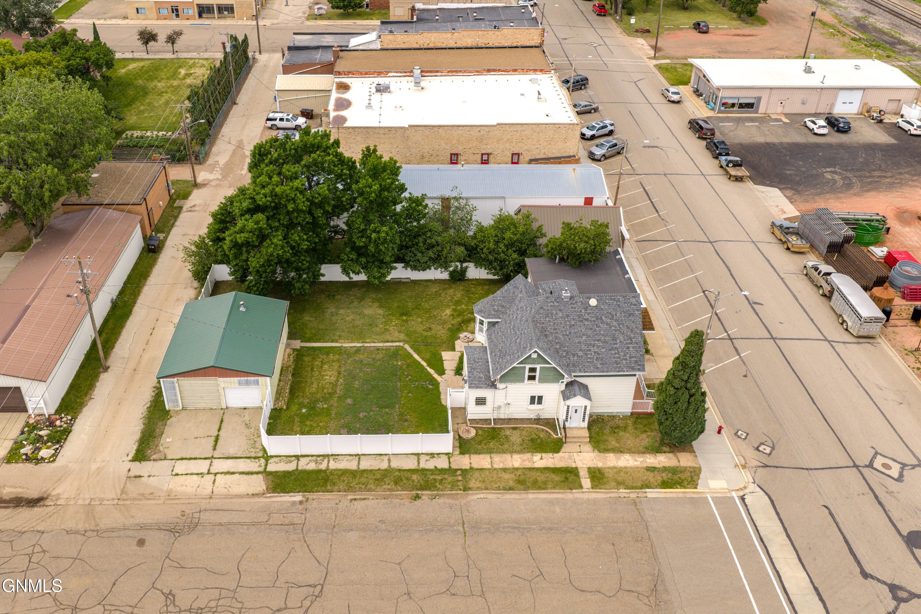 main property photo 95