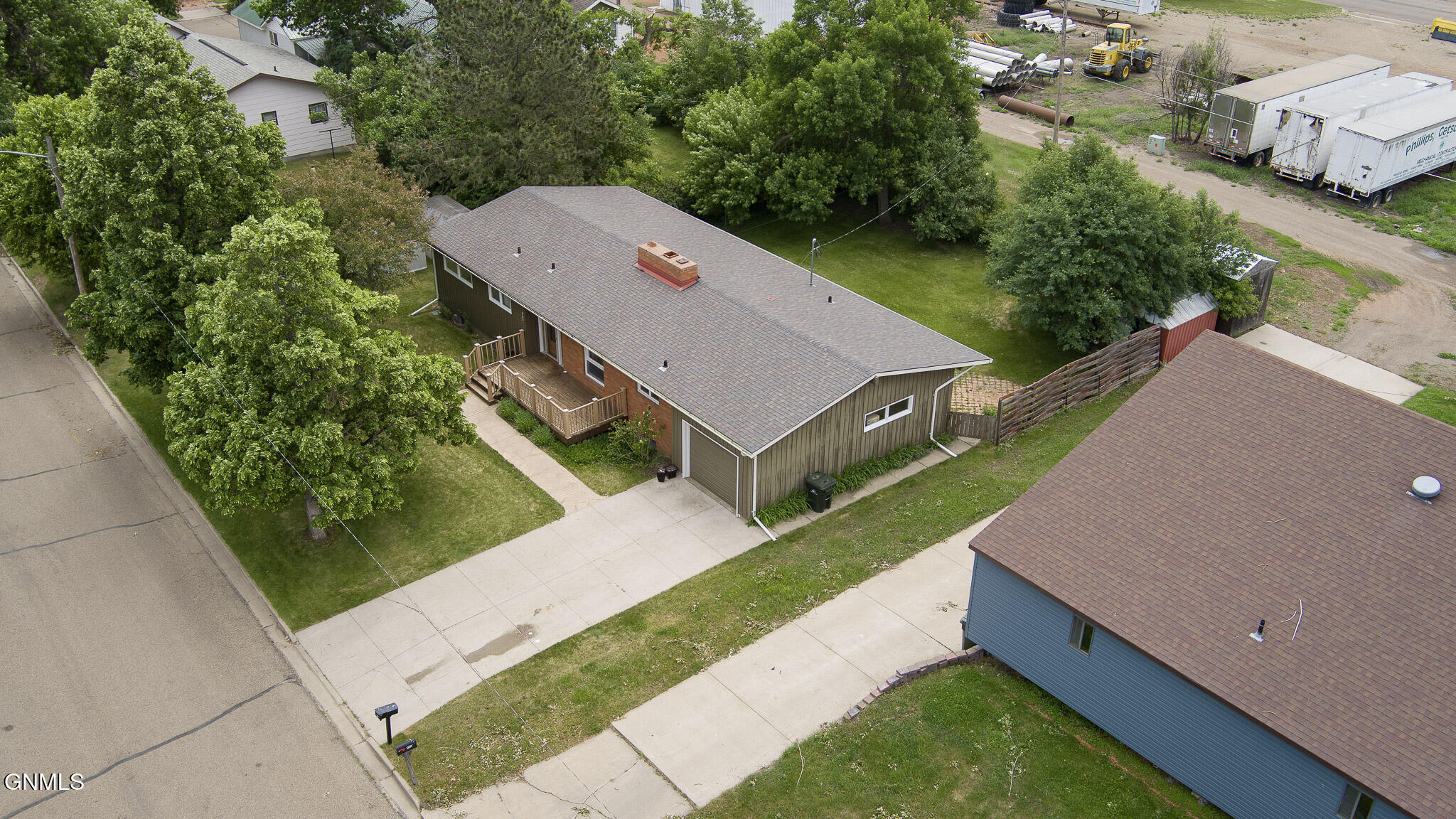 main property photo 37