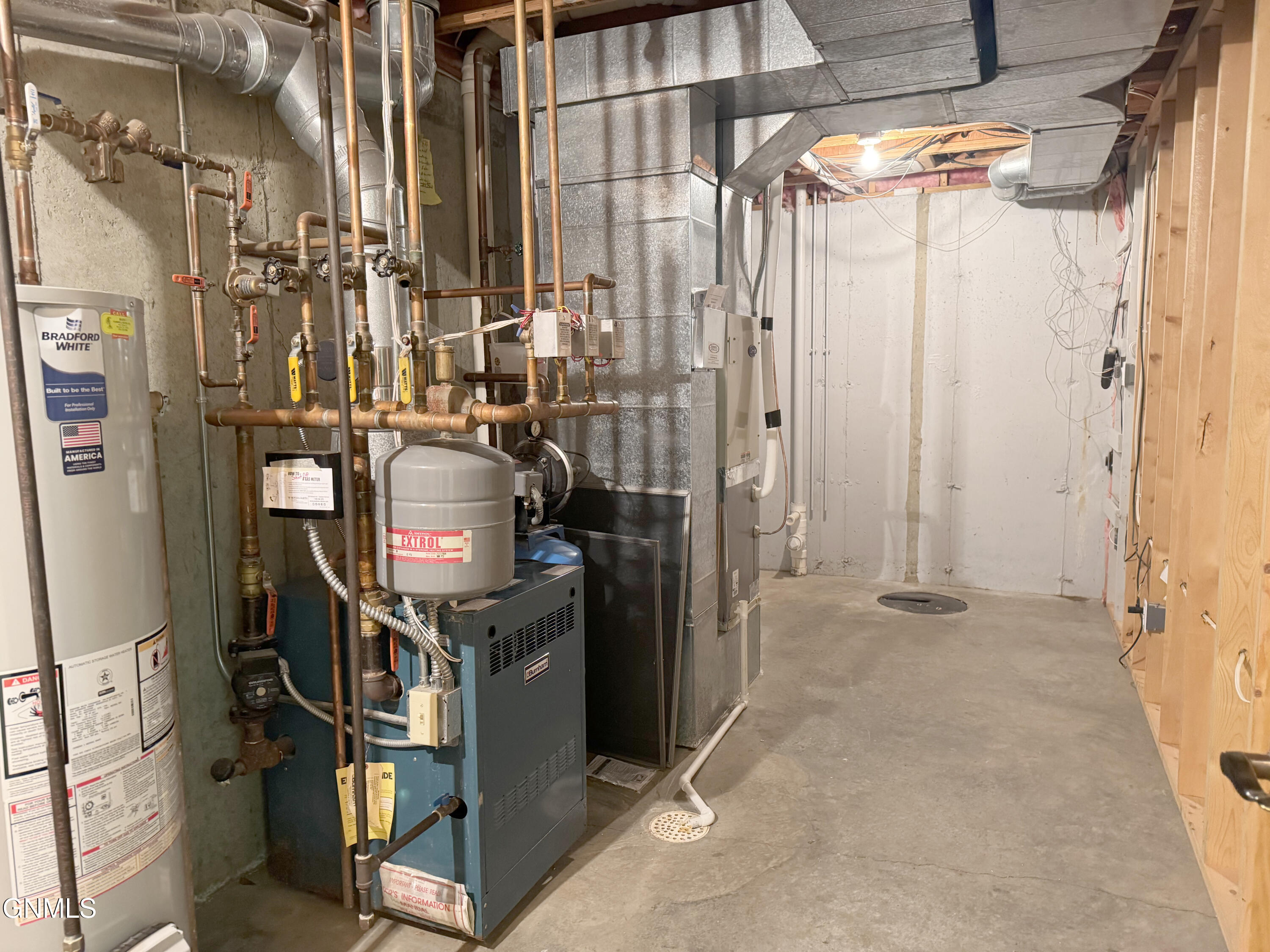 main property photo 50