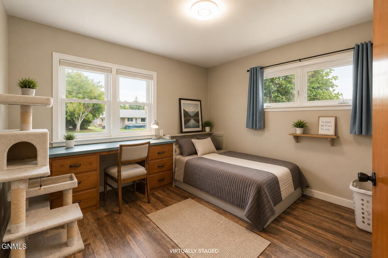 main property photo 17