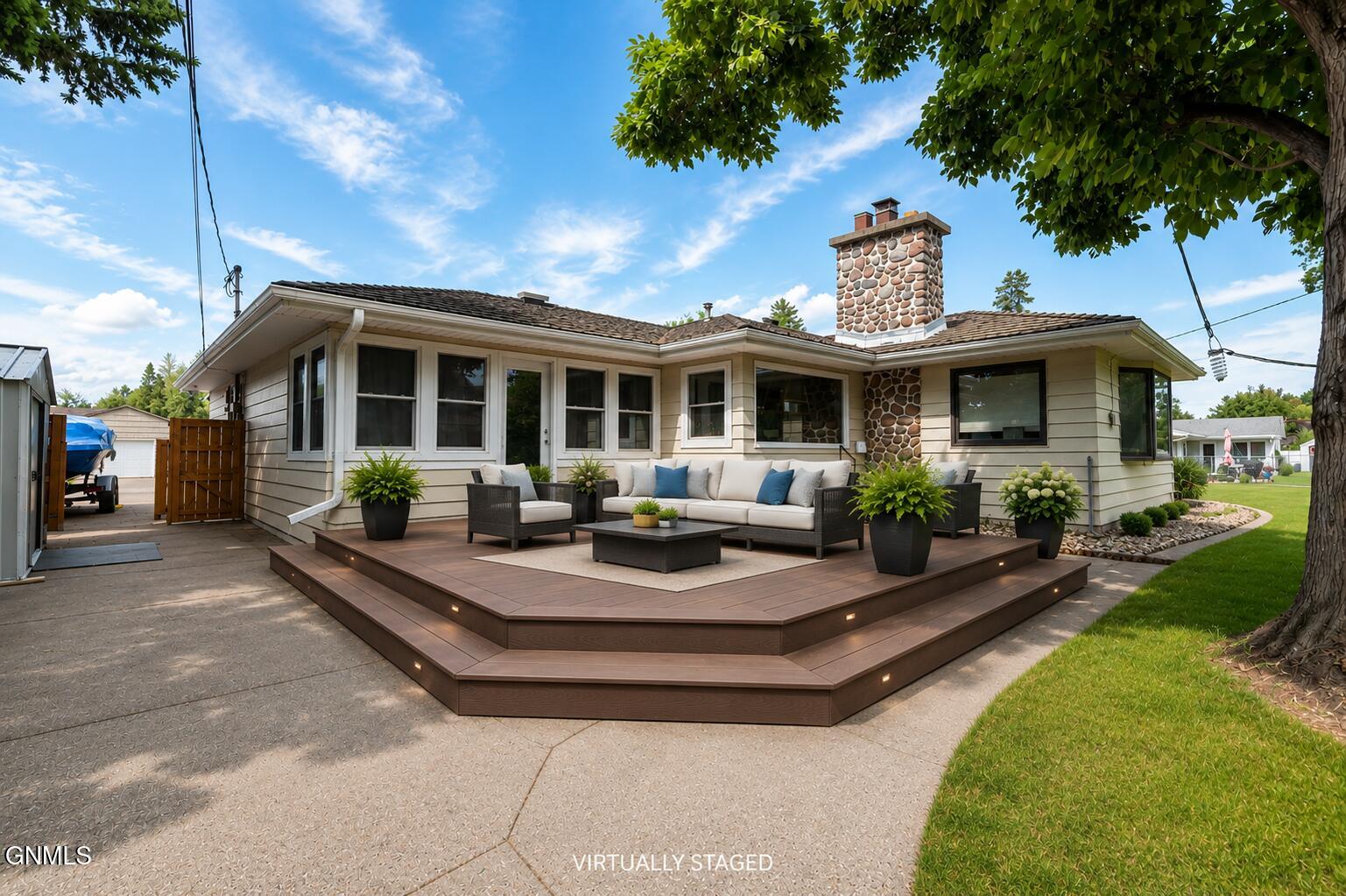 main property photo 35