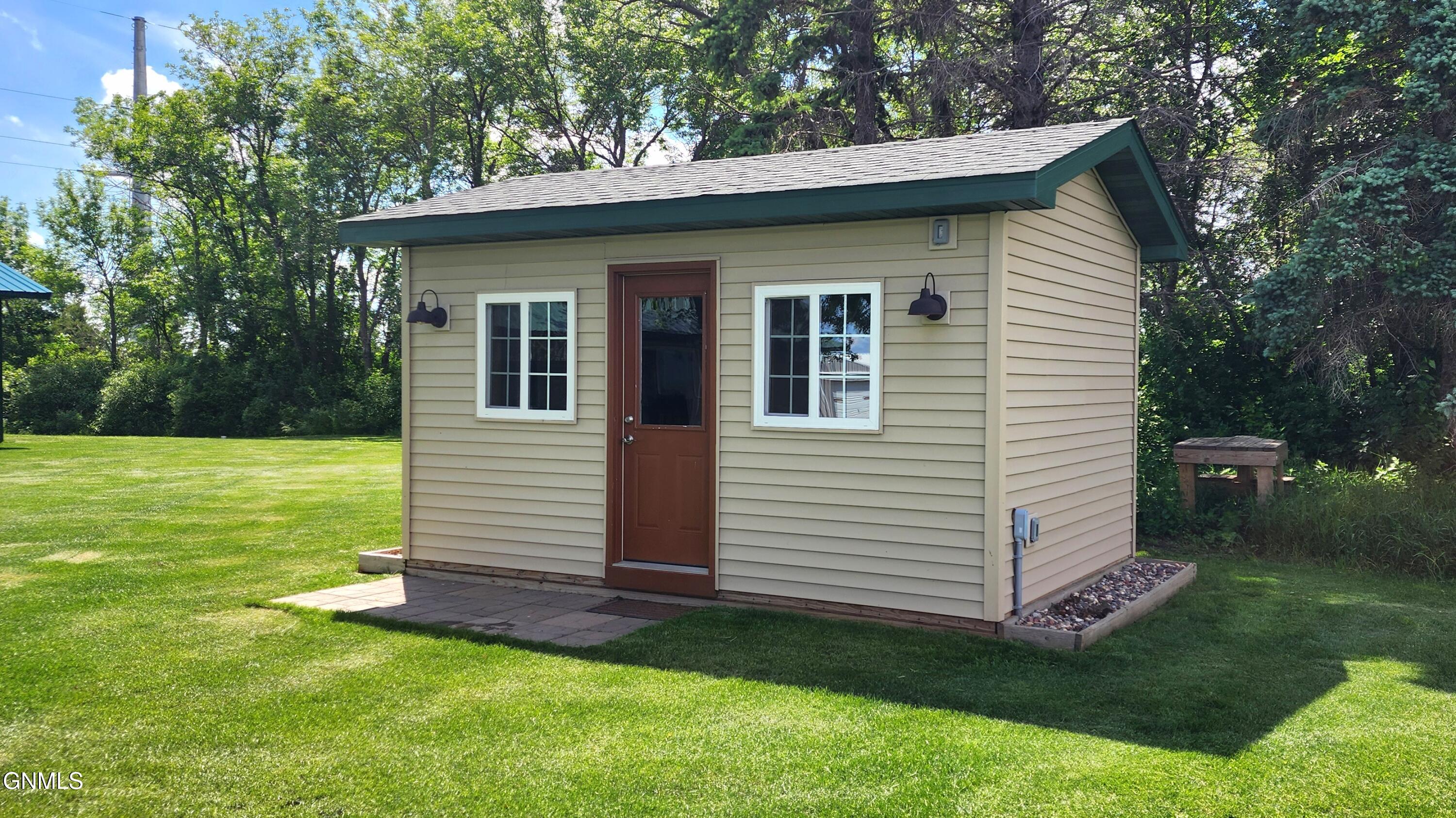 main property photo 20