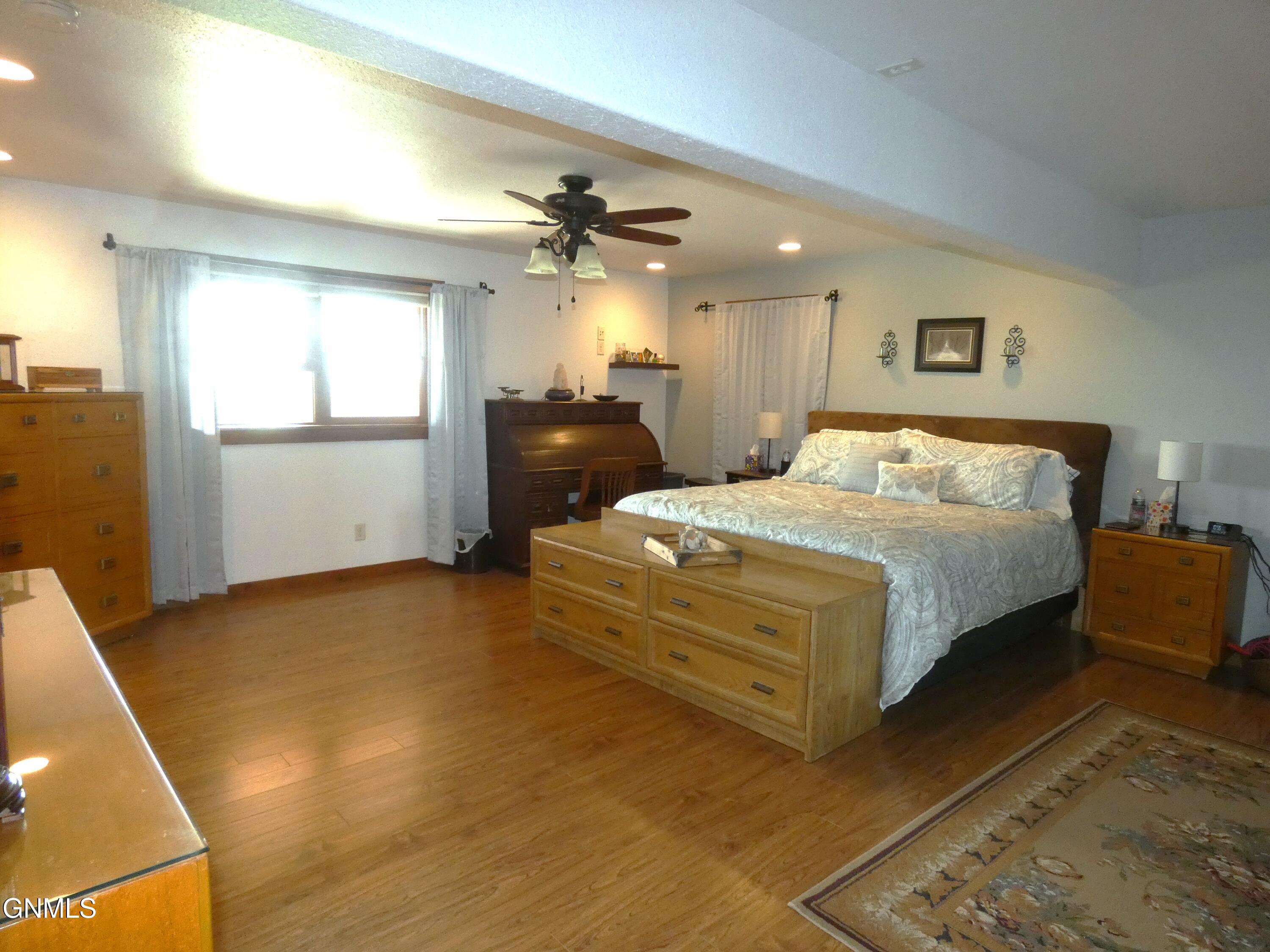 main property photo 45