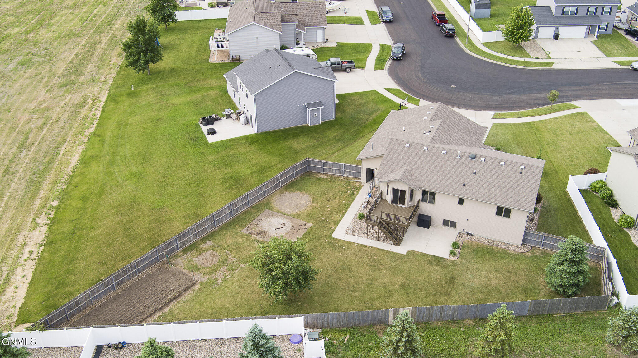 main property photo 38