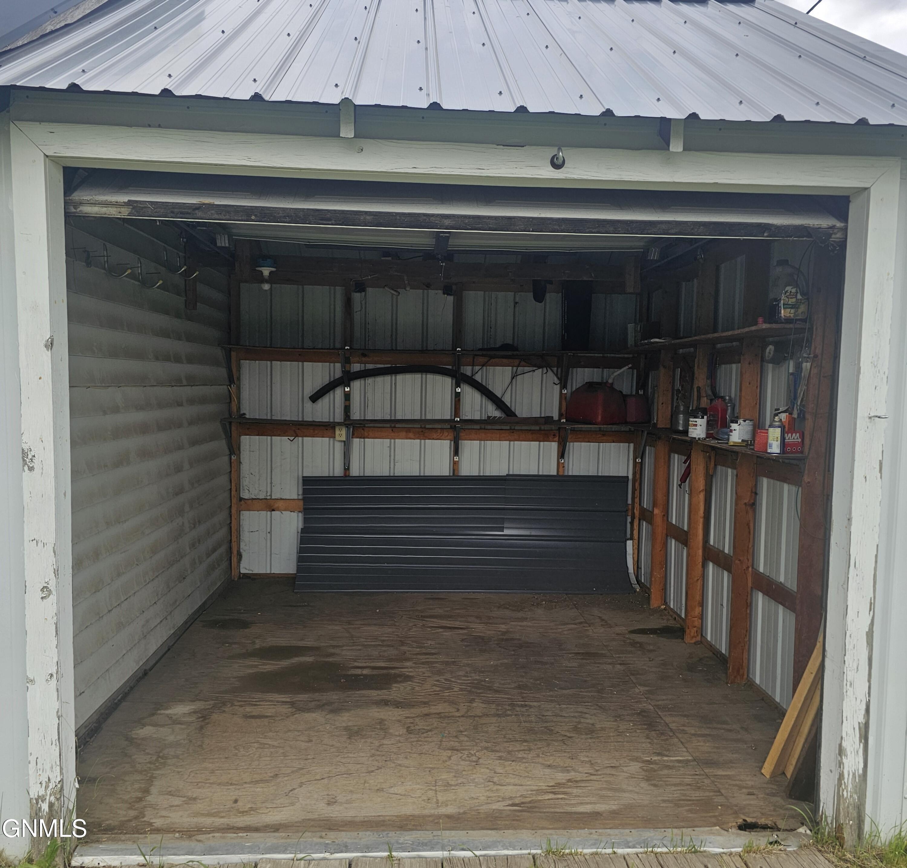 main property photo 16