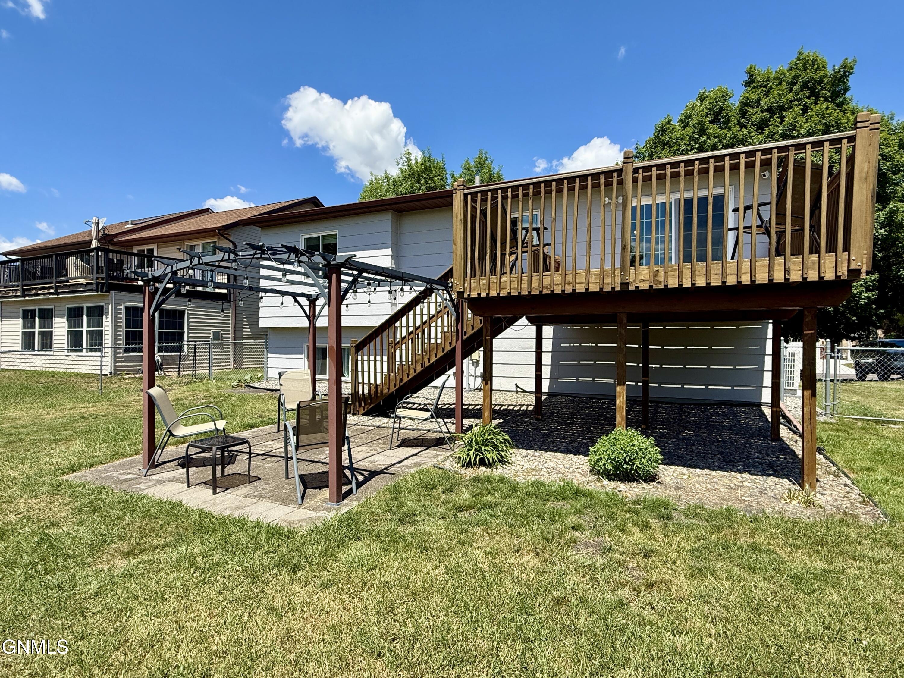 main property photo 19