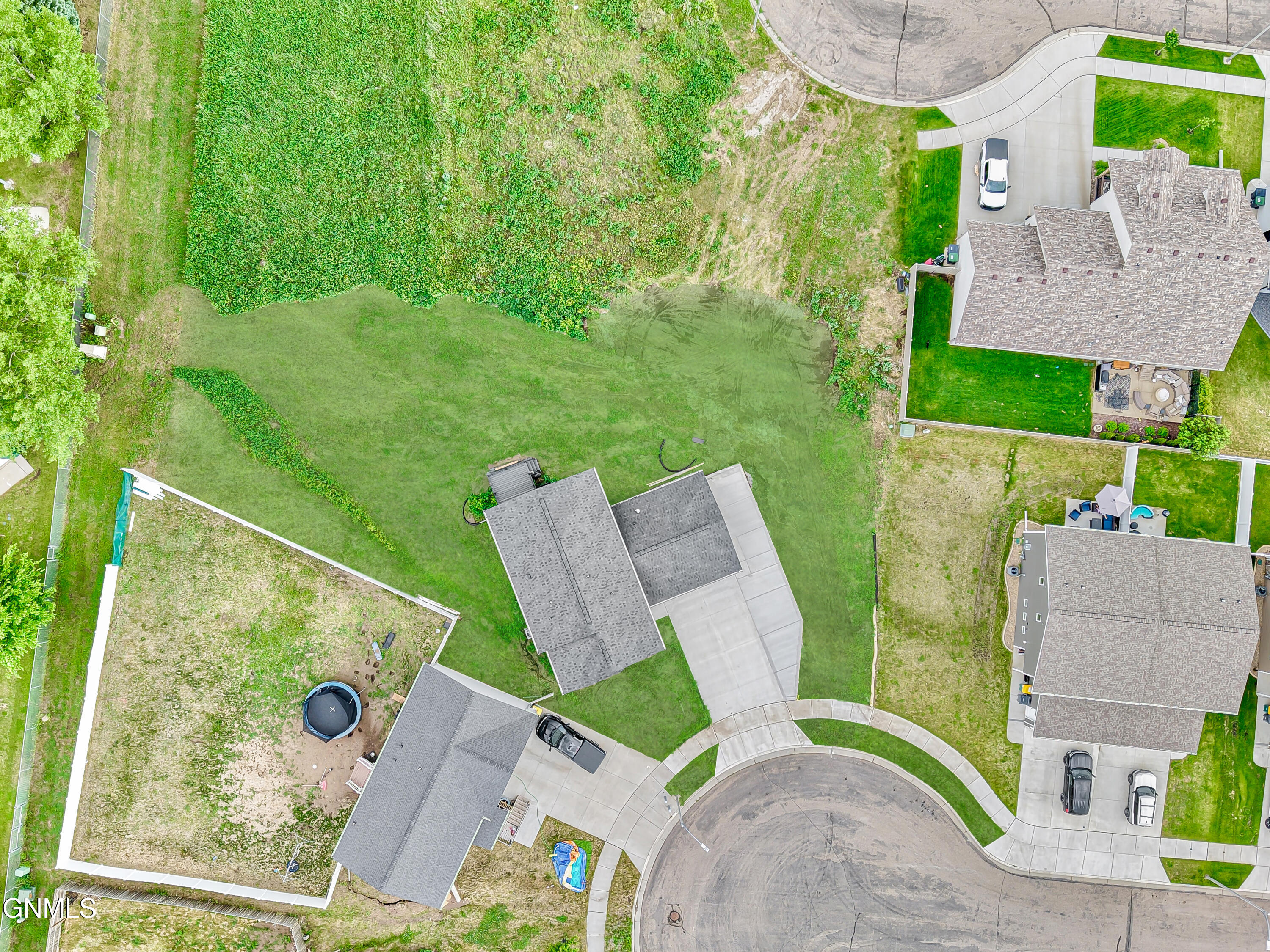 main property photo 20