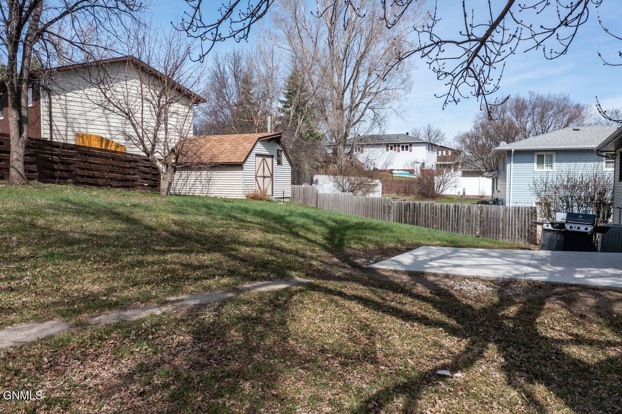 main property photo 20