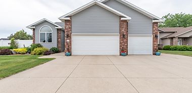 image of property with 5 Bed | 3 Bath | 3,350 Sqft