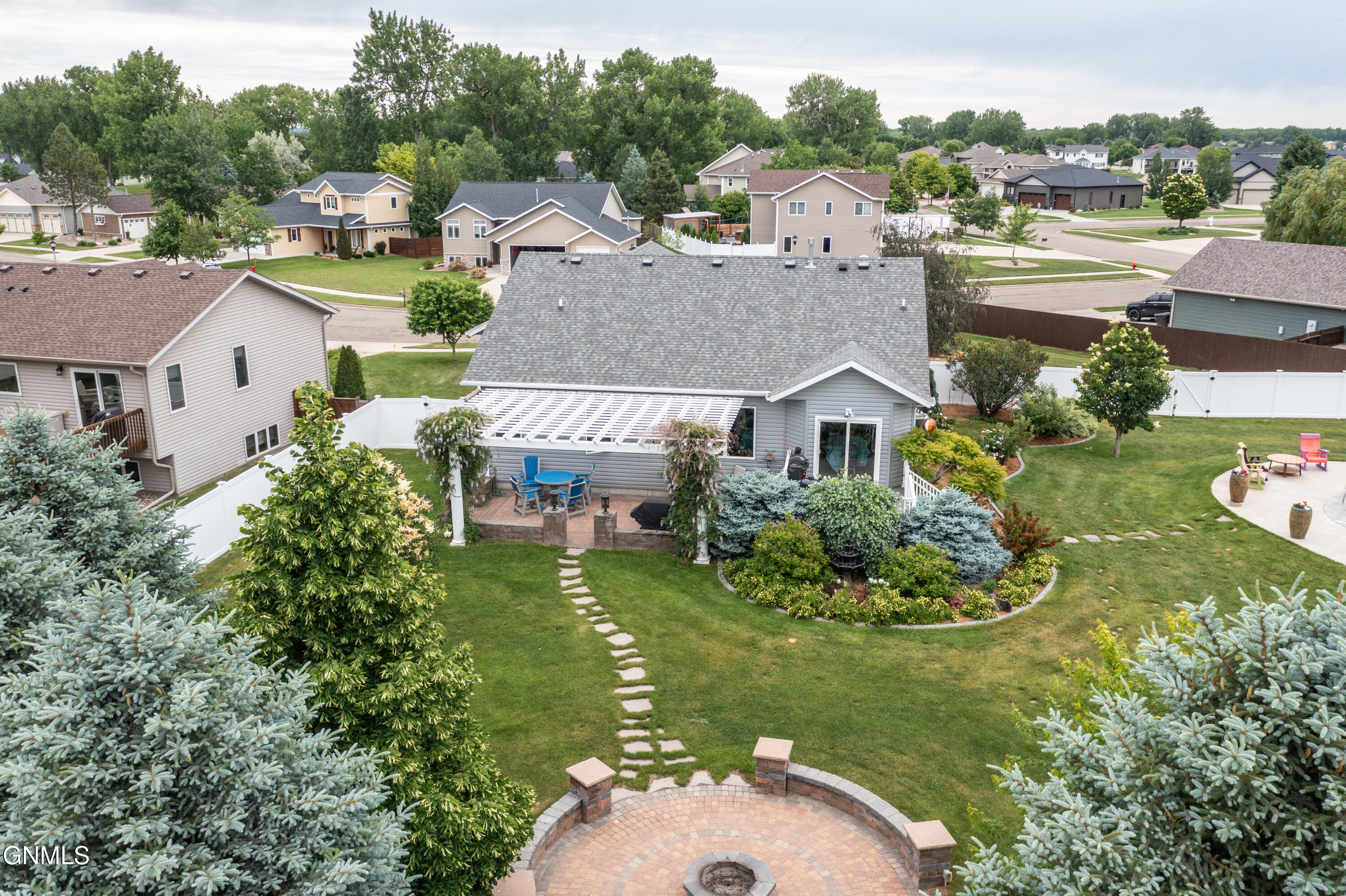 main property photo 47