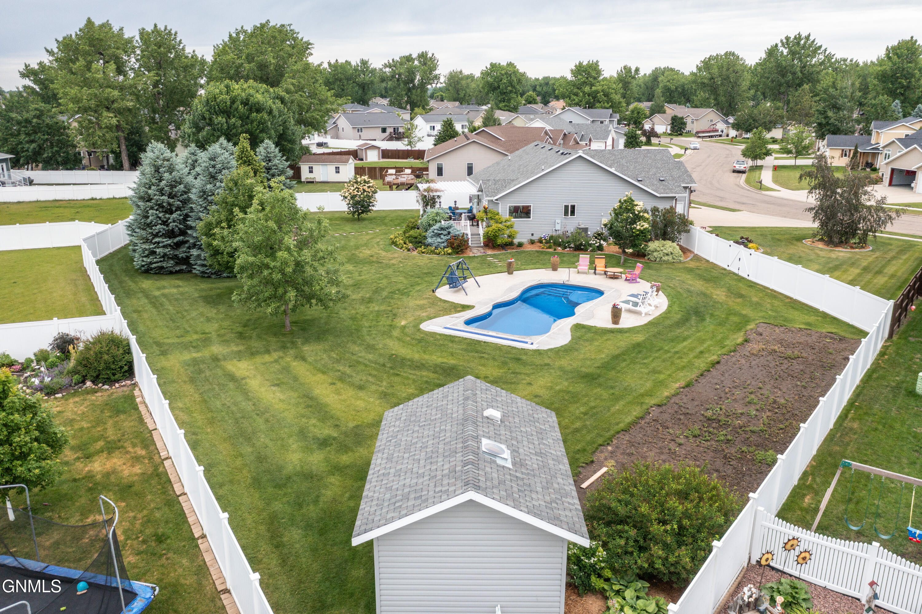 main property photo 48