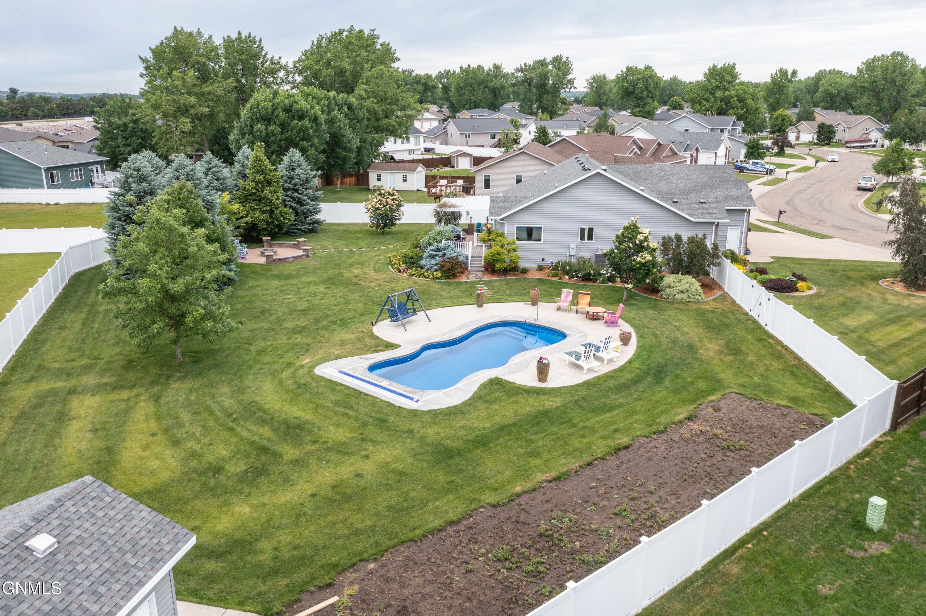 main property photo 49