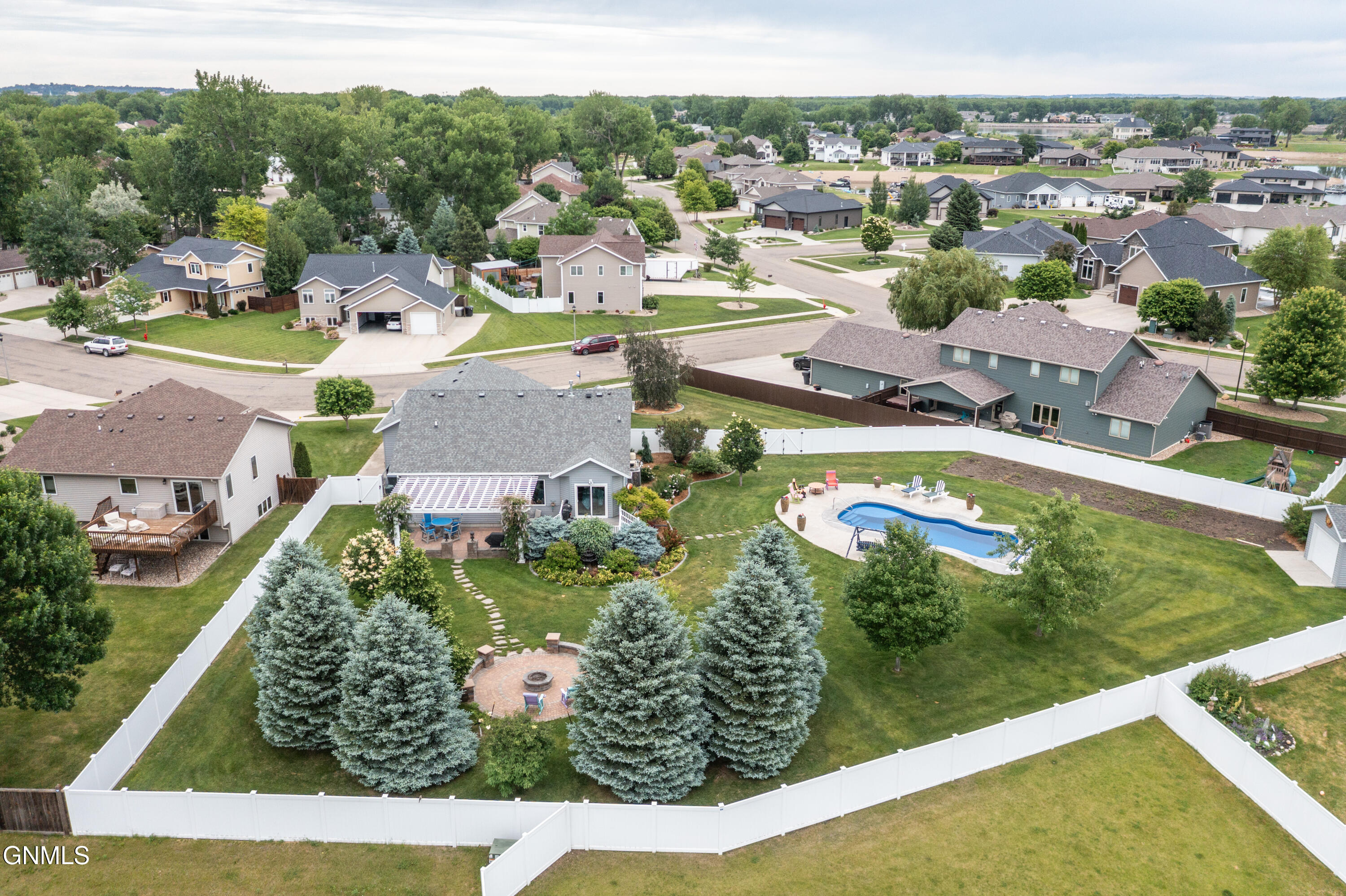 main property photo 51