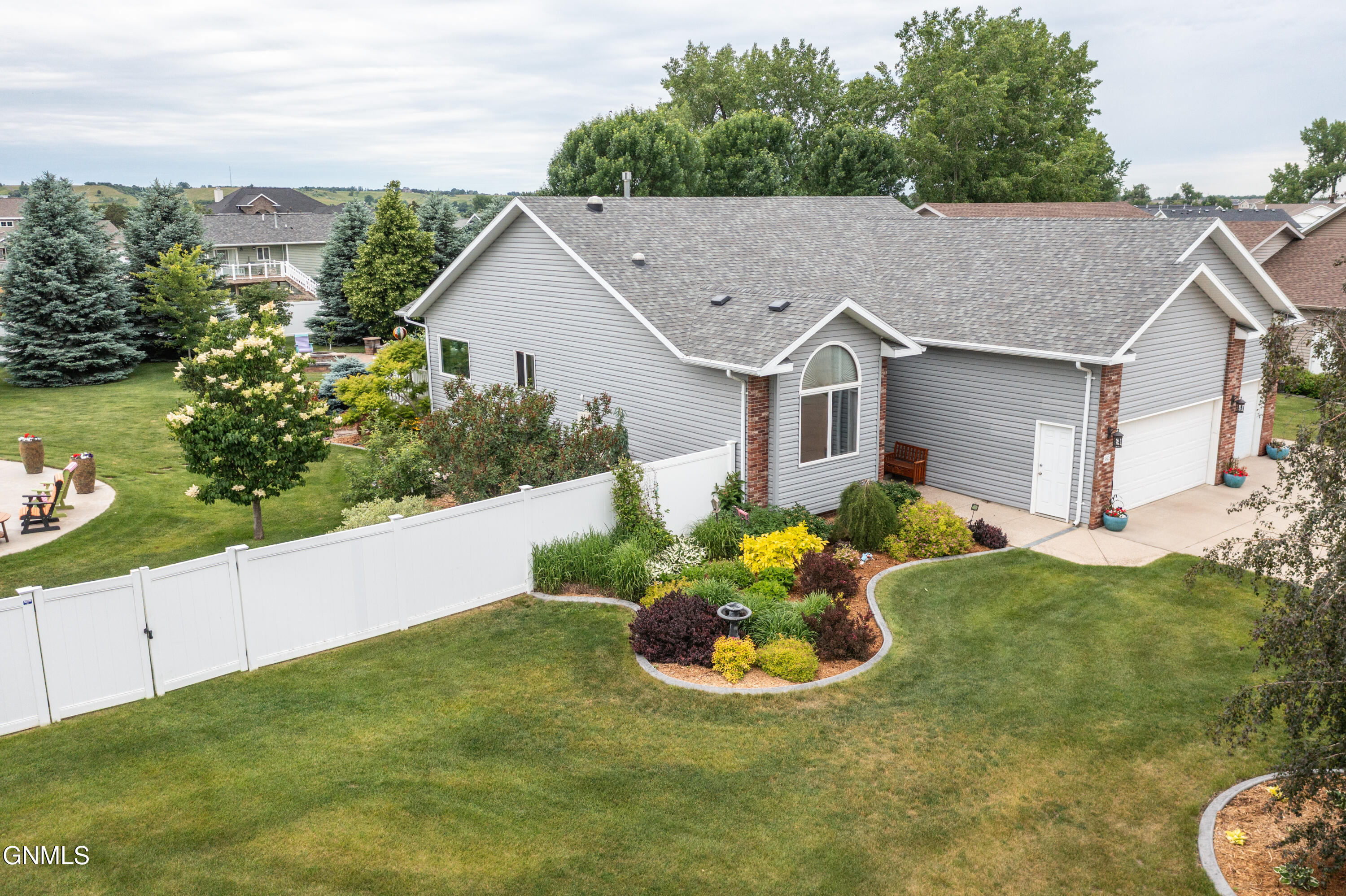 main property photo 59