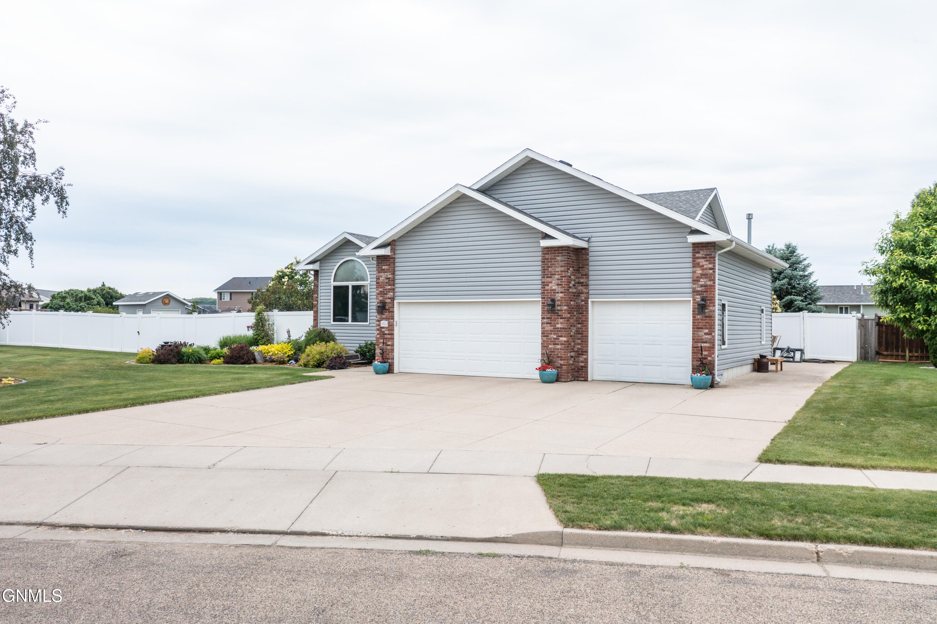 main property photo 61