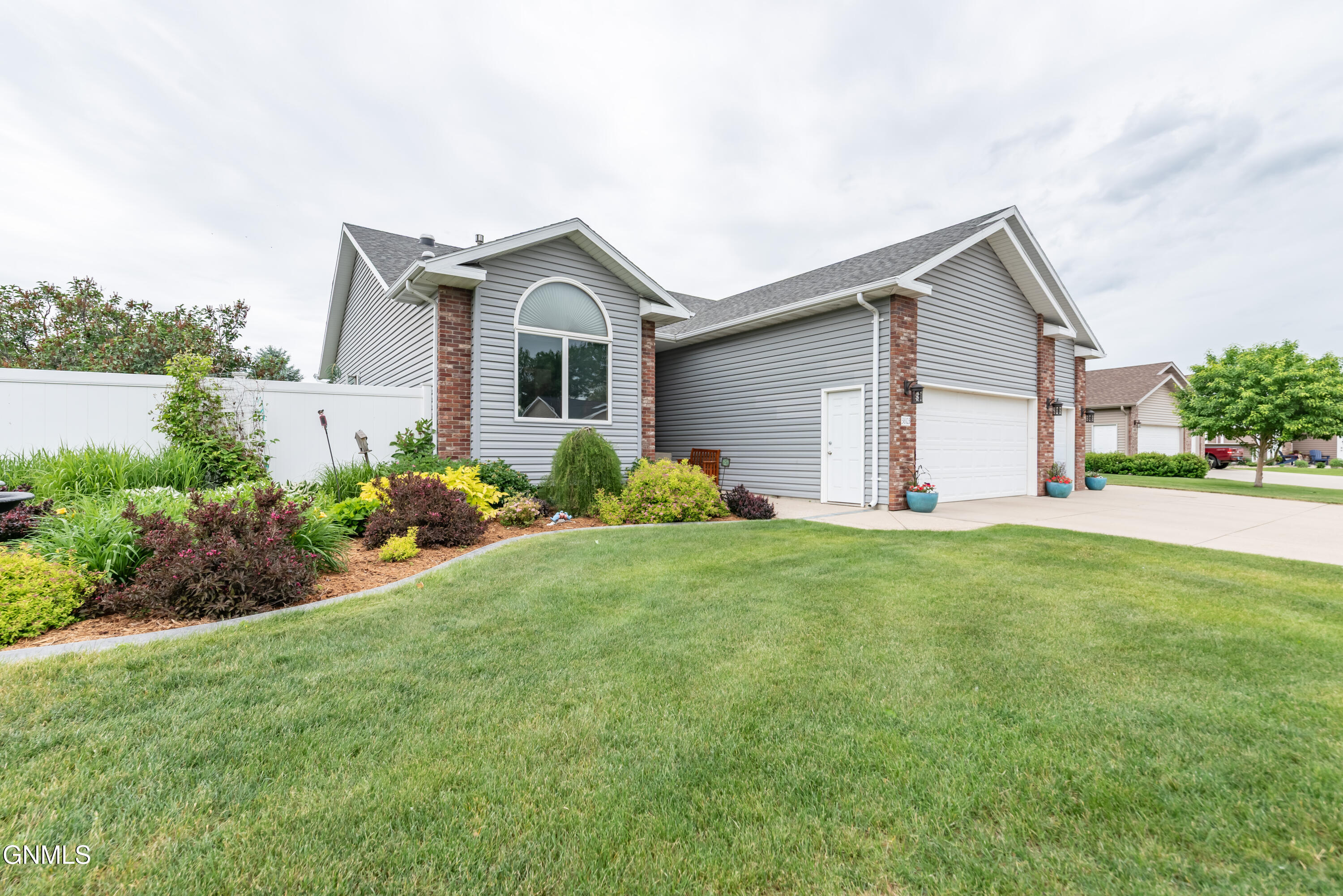 main property photo 62