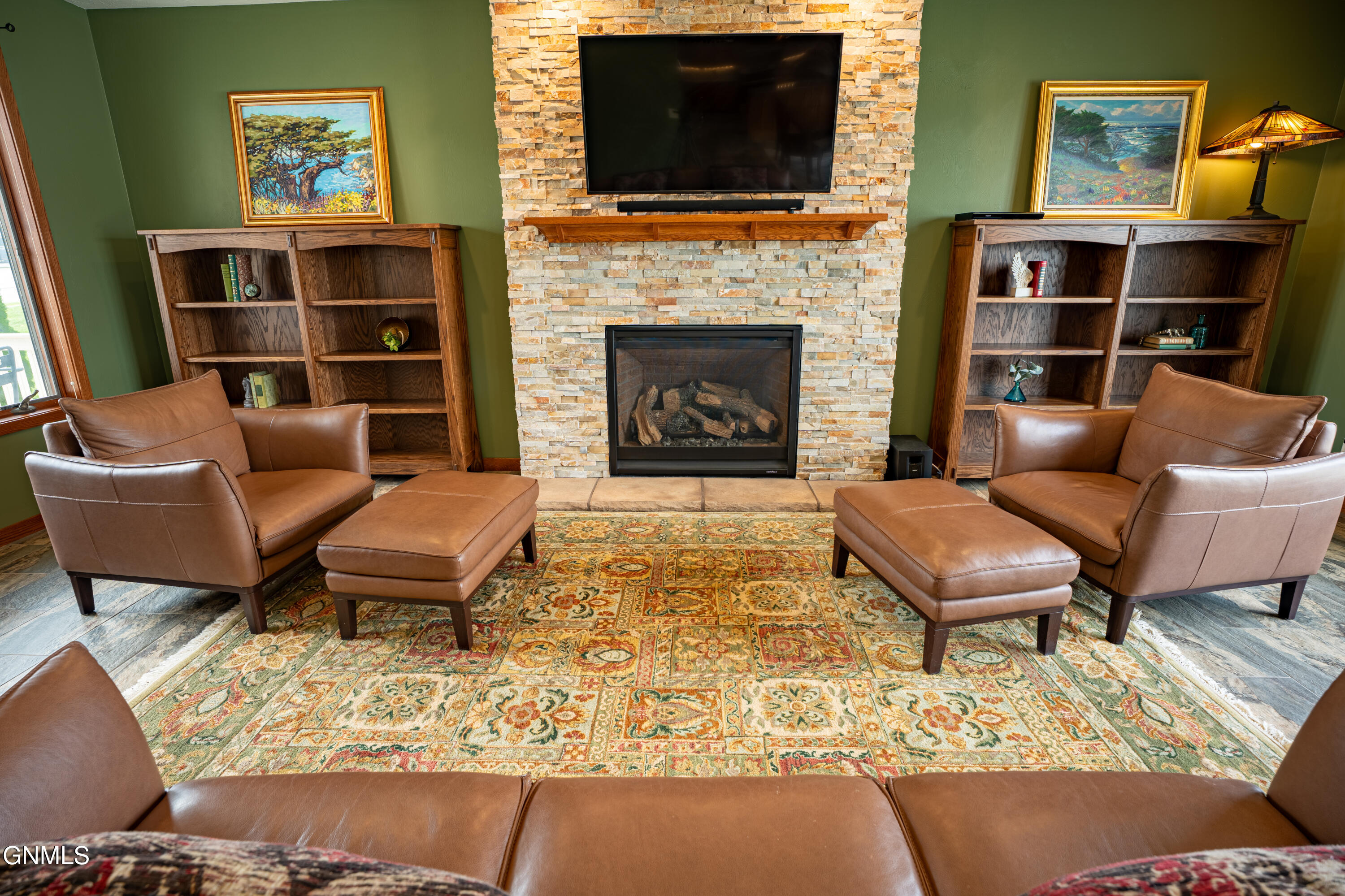 main property photo 12