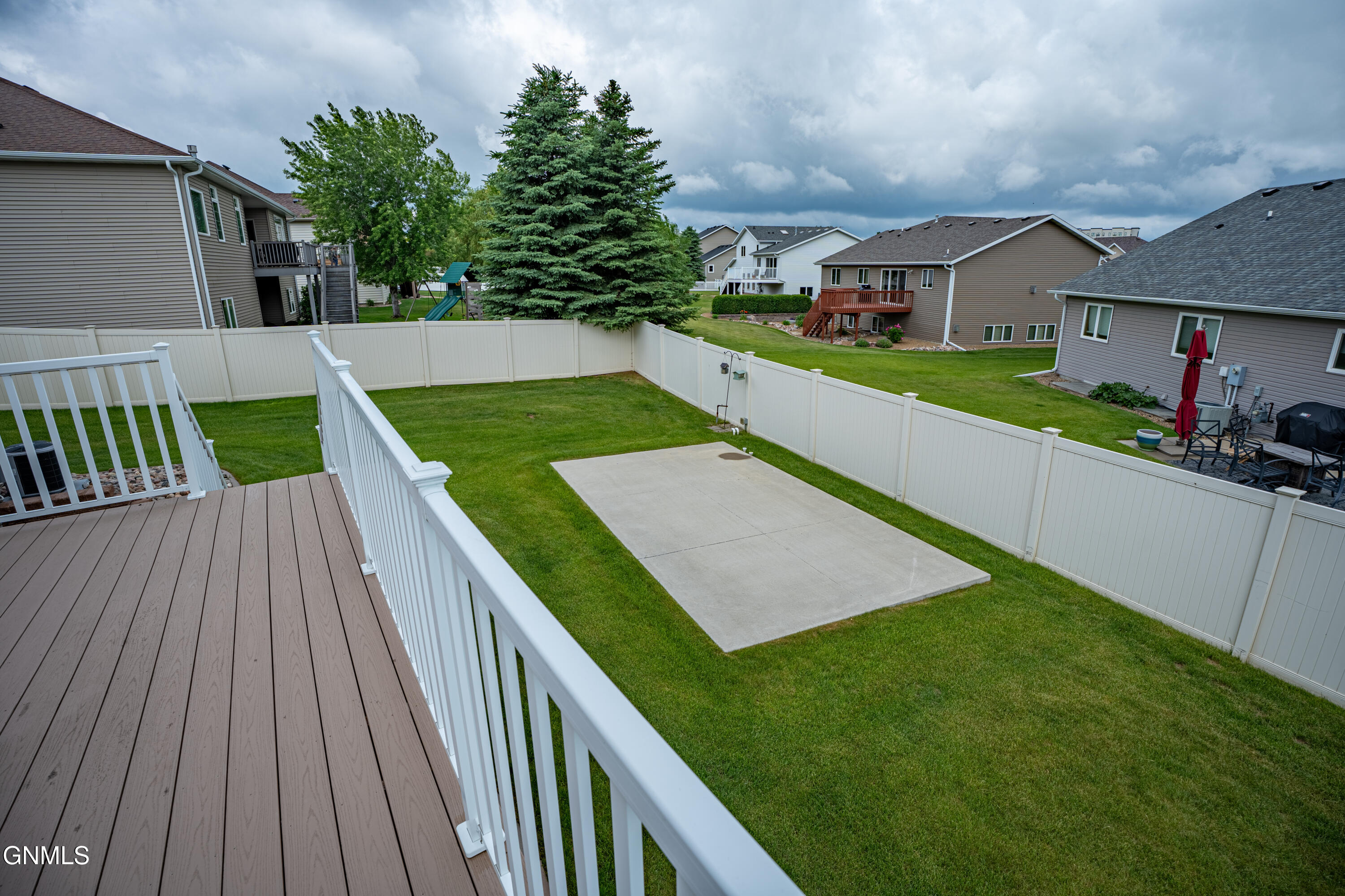 main property photo 50