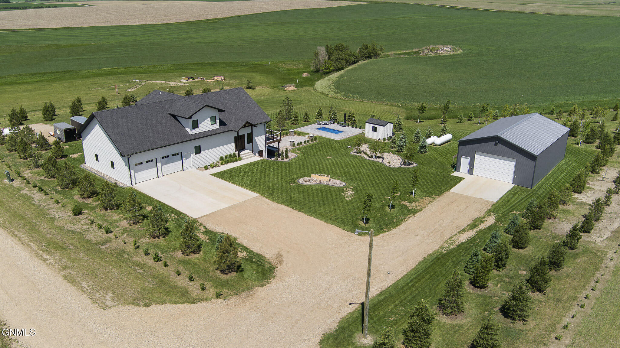main property photo 50
