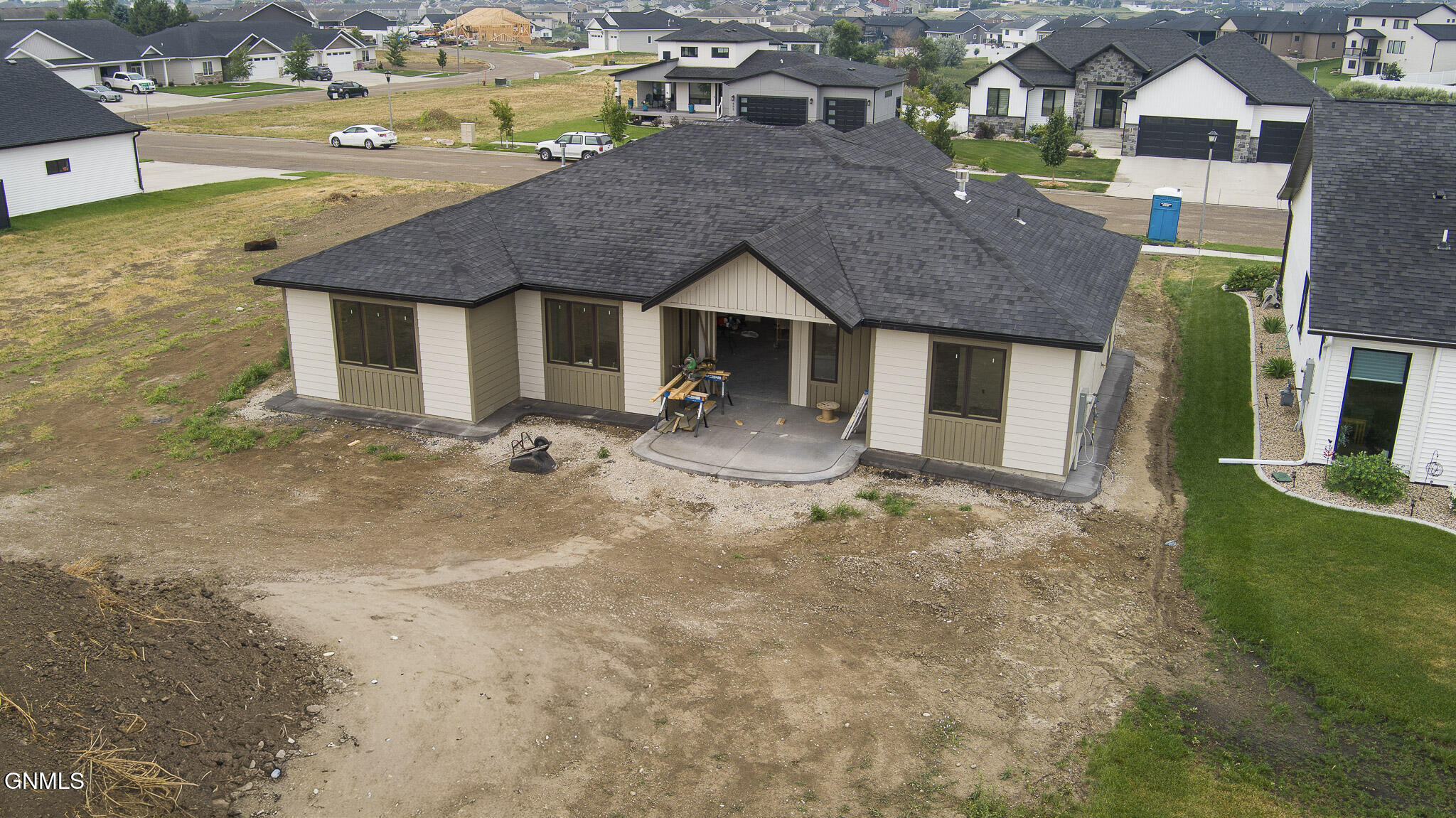 main property photo 33