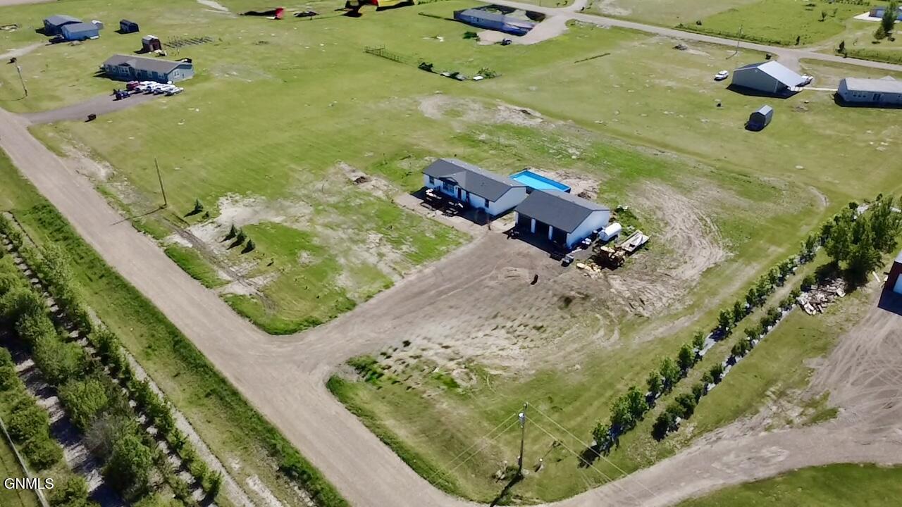 main property photo 30