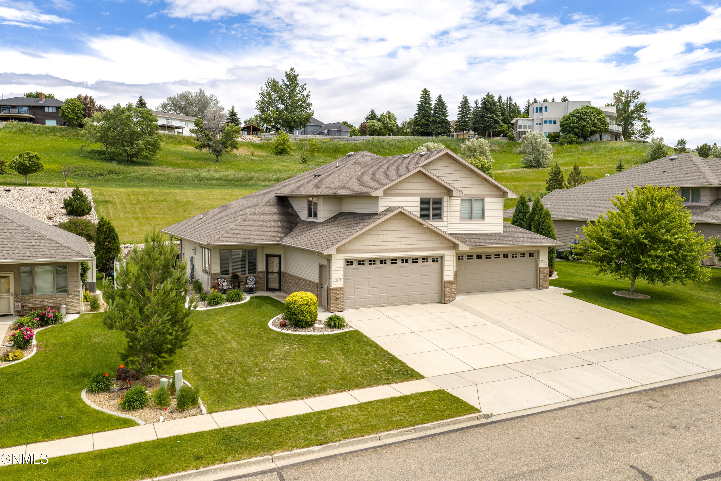main property photo 45