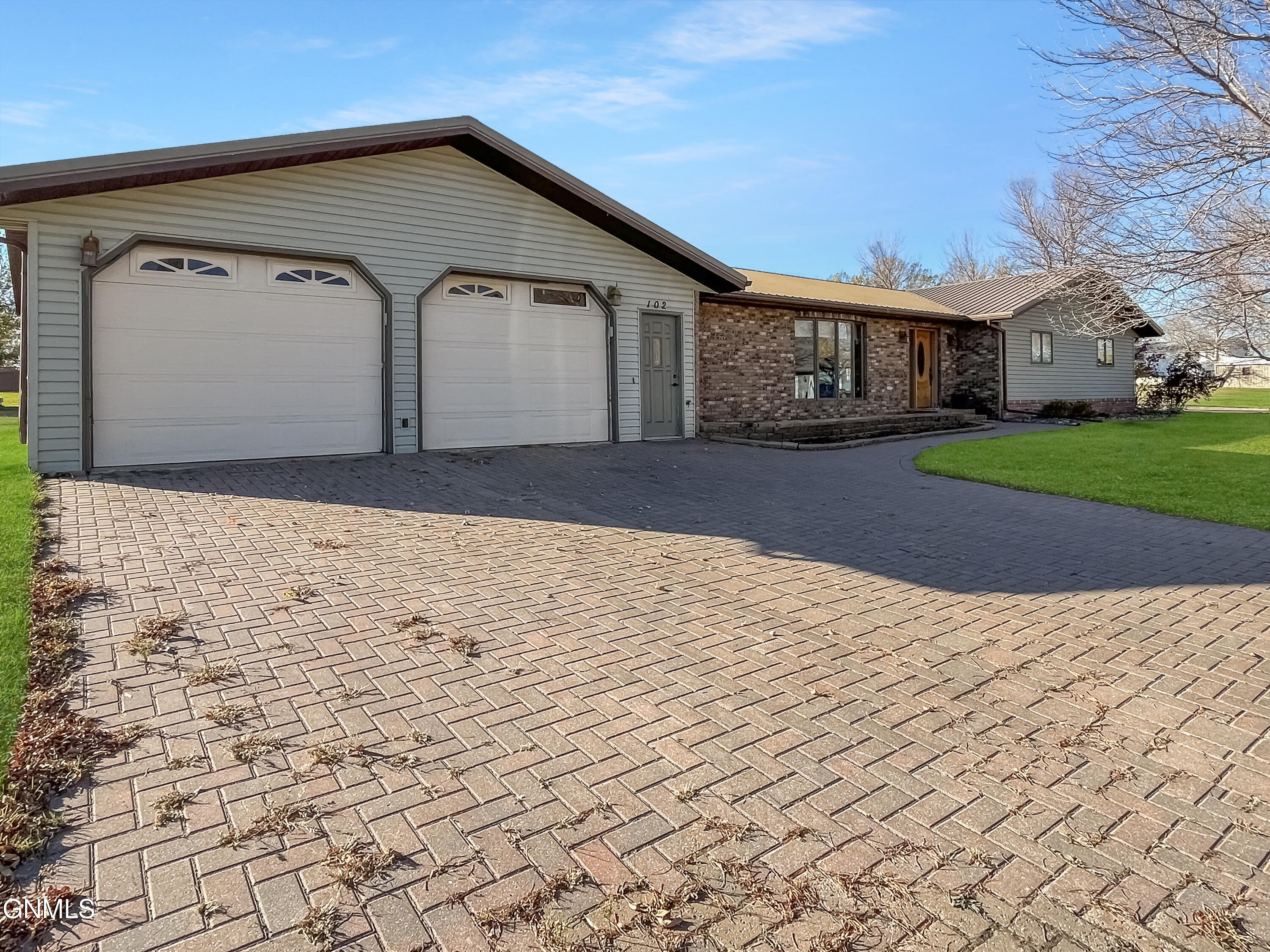 main property photo 2