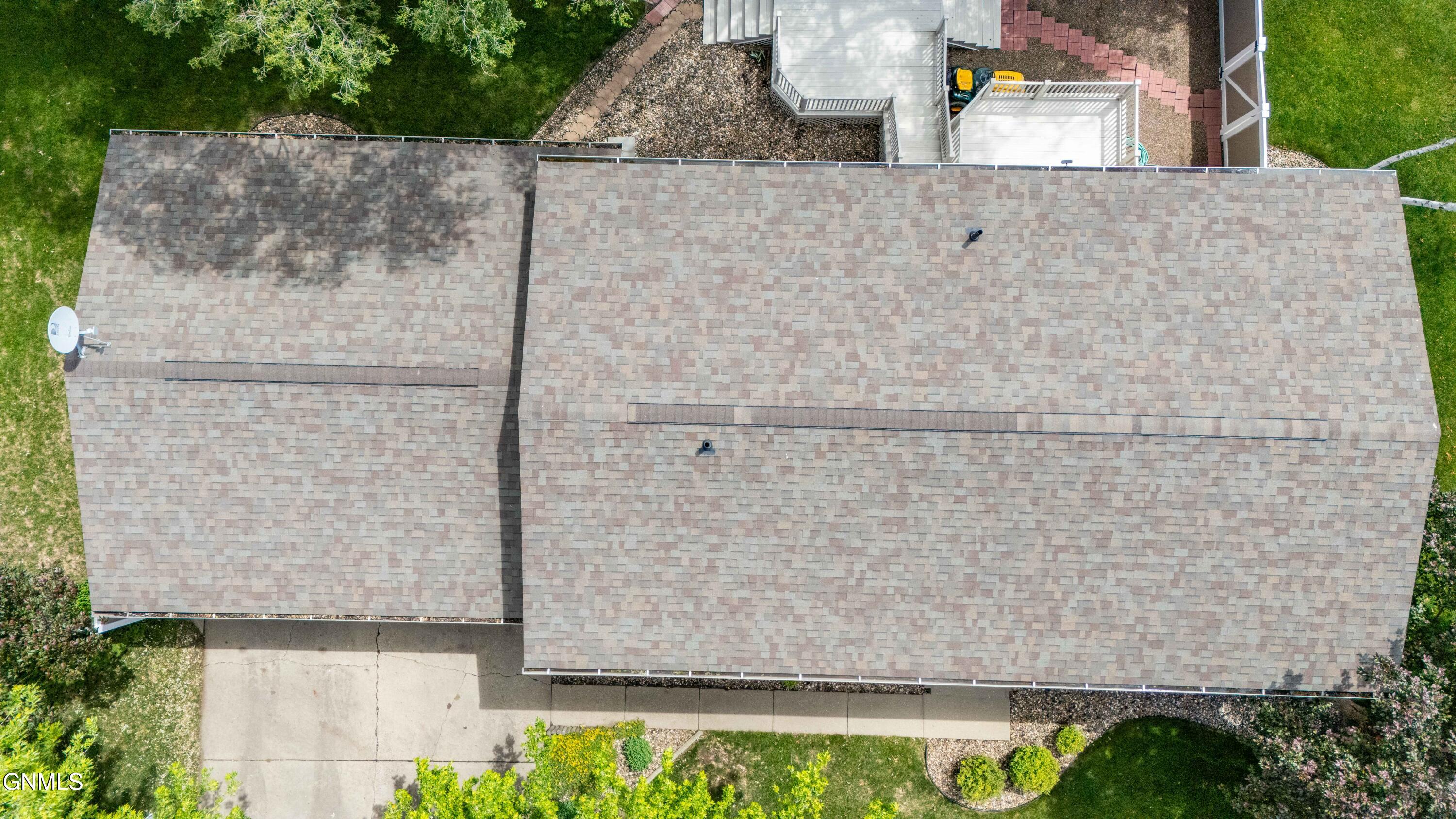 main property photo 50