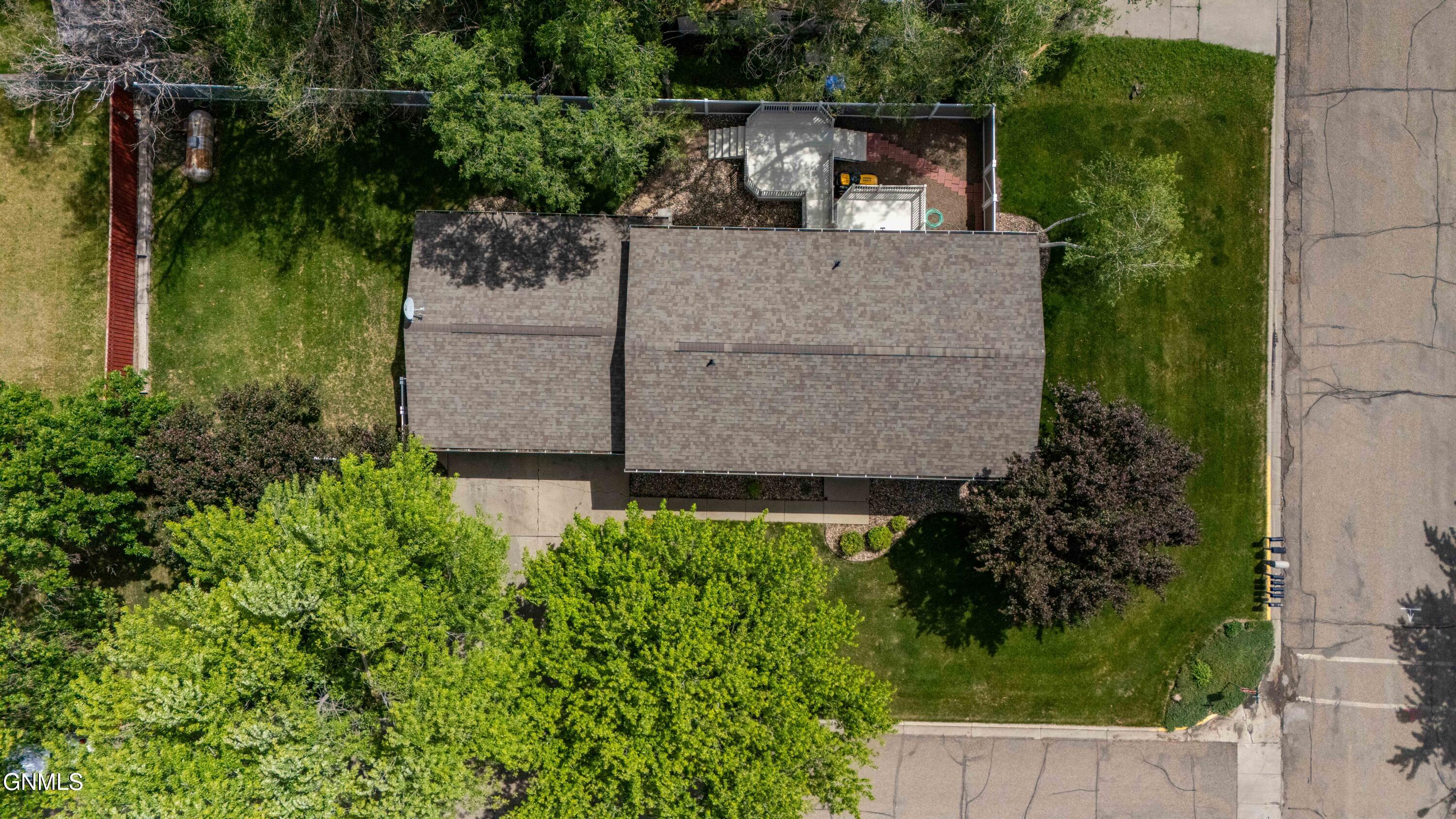 main property photo 51