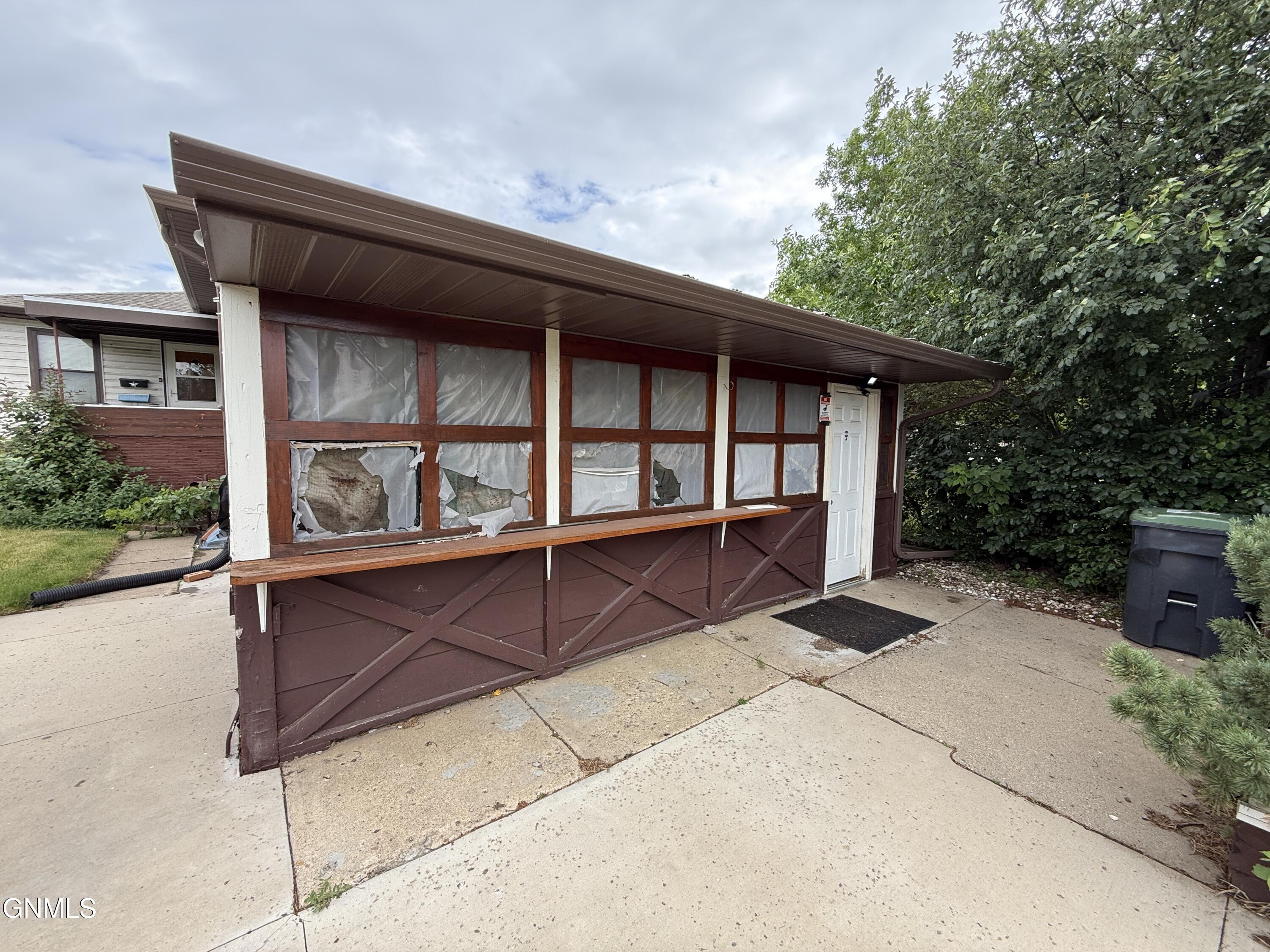 main property photo 7