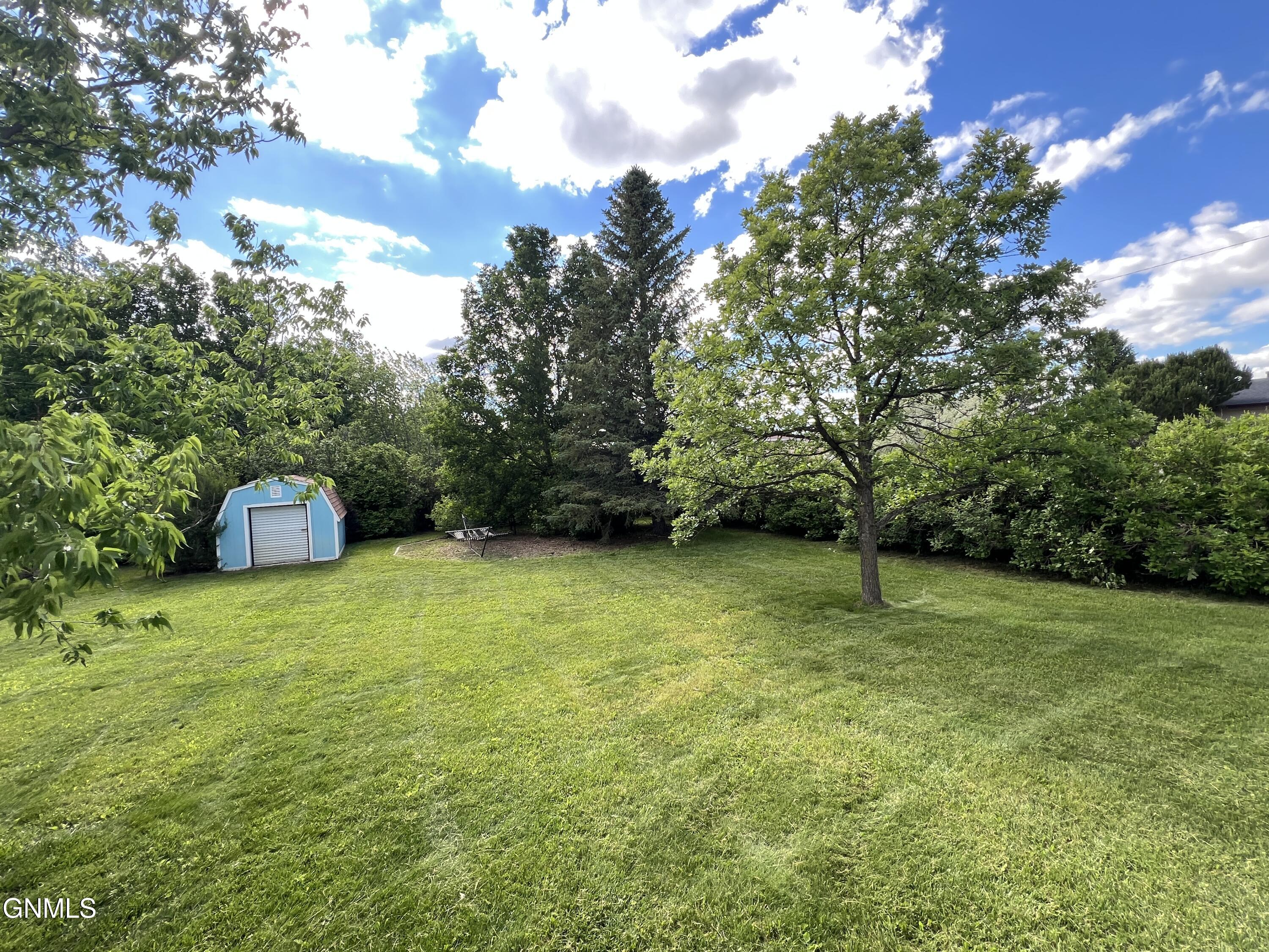 main property photo 28