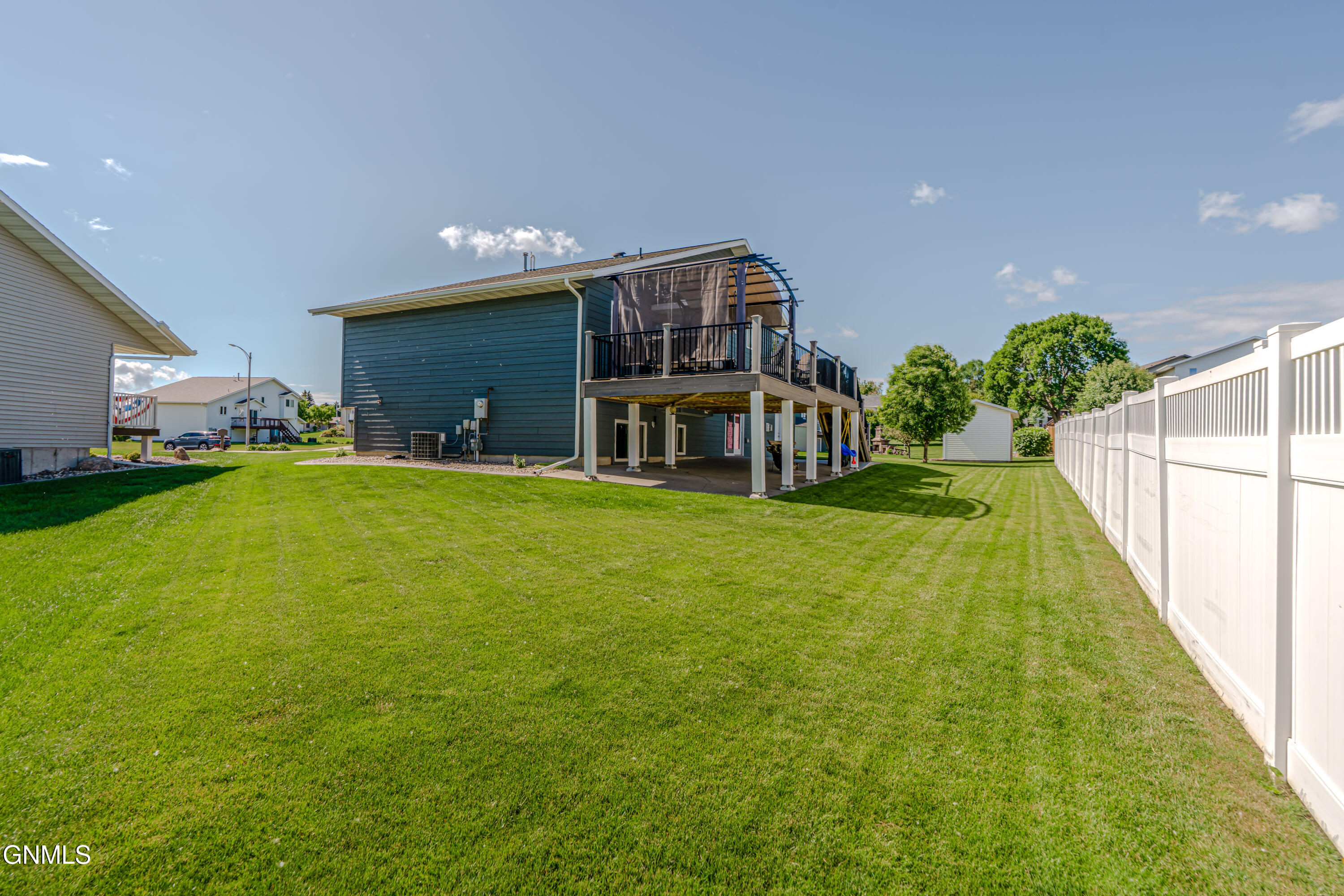 main property photo 14