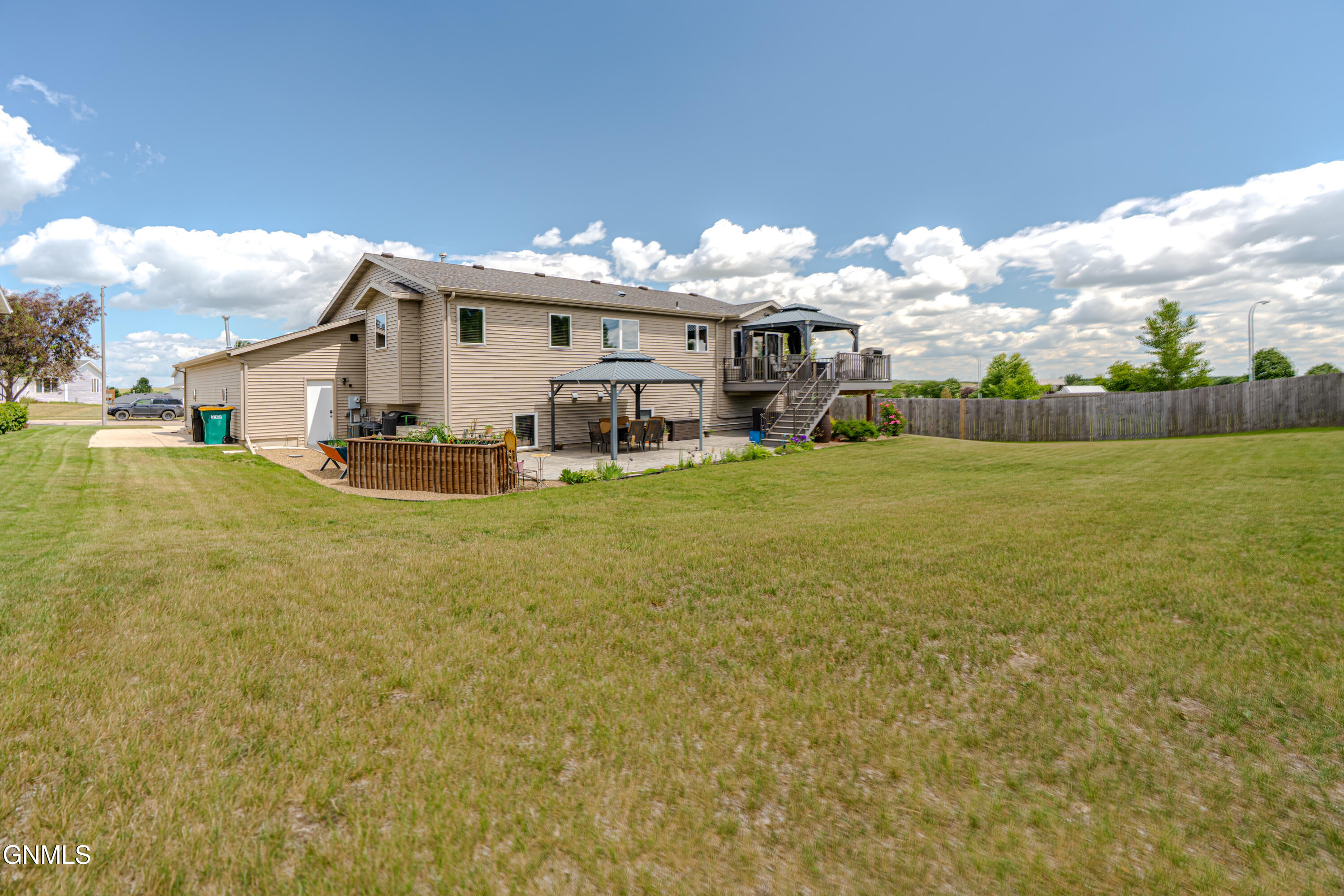 main property photo 70