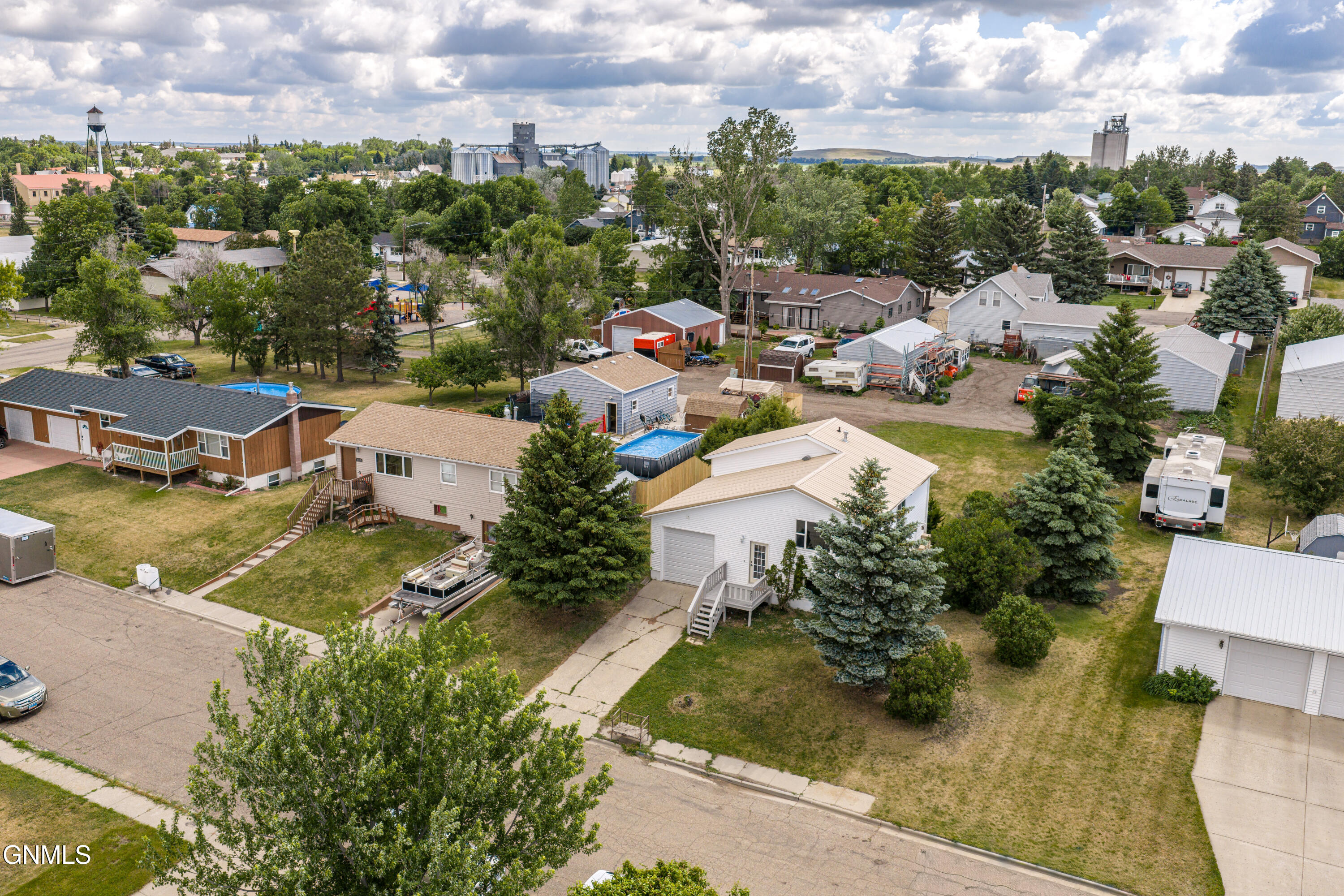 main property photo 50