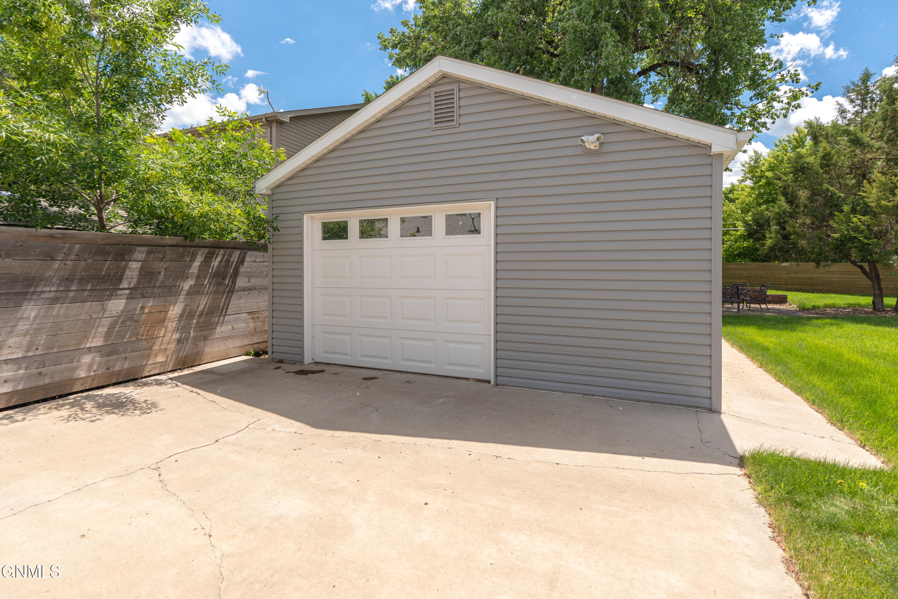 main property photo 67