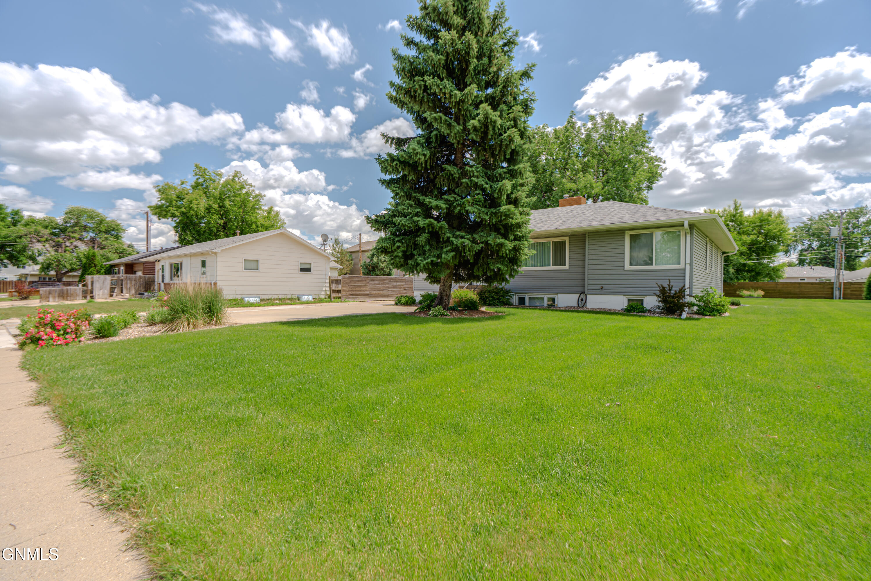 main property photo 74
