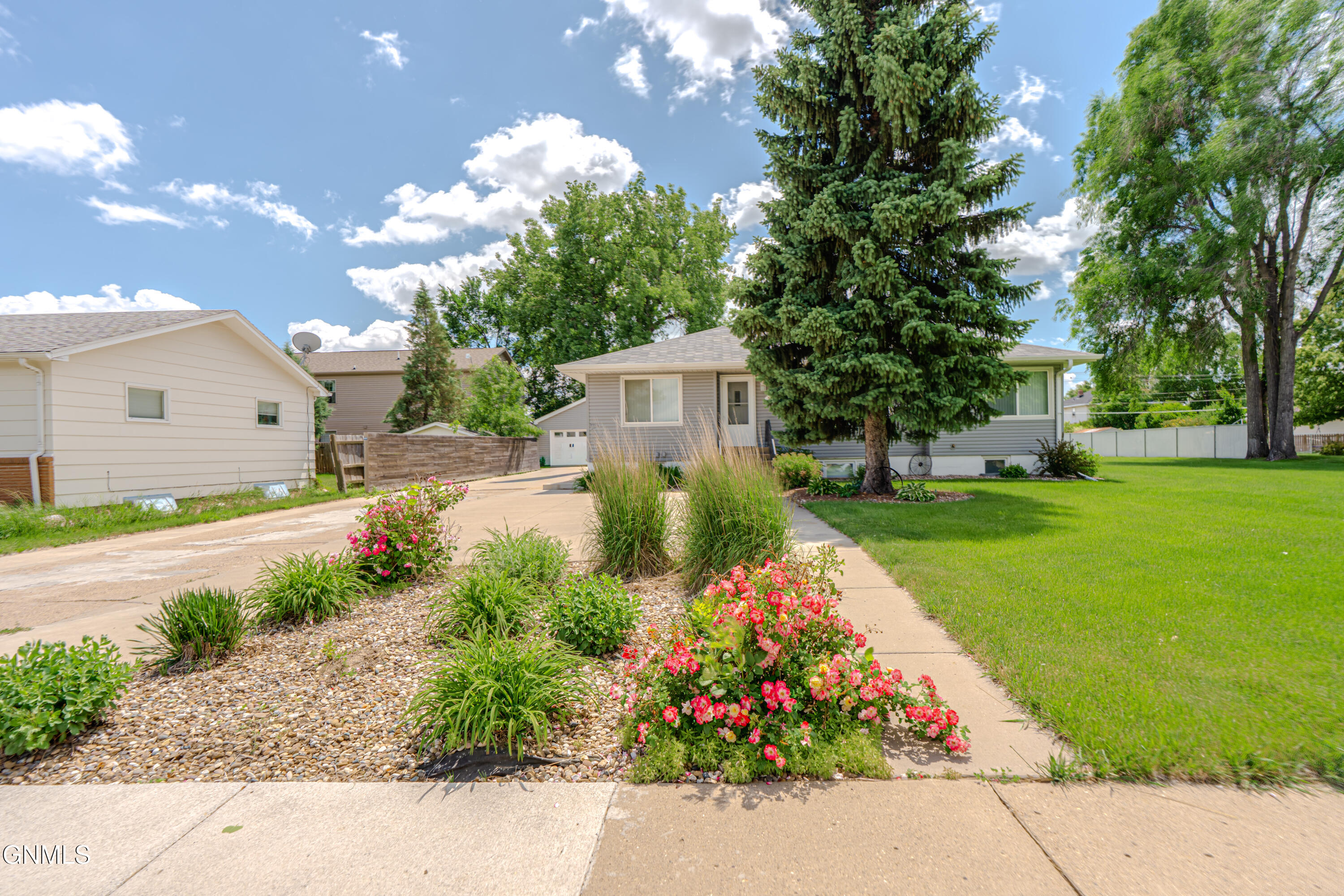 main property photo 75