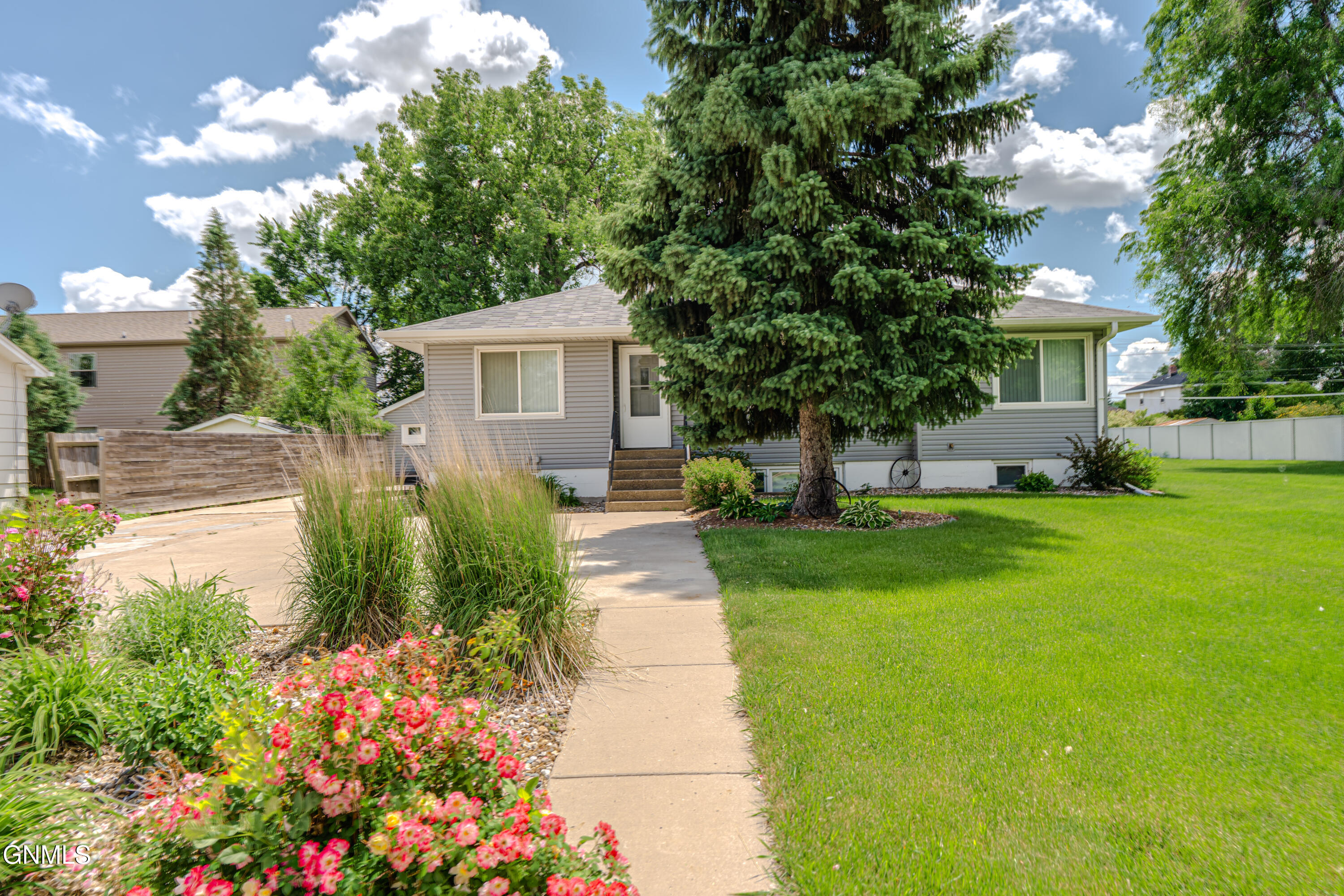 main property photo 76