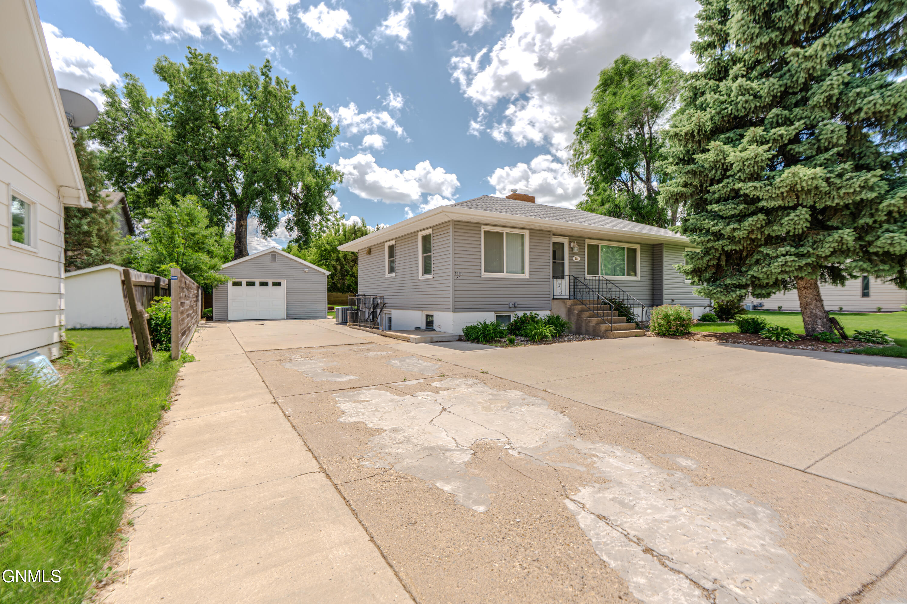 main property photo 77