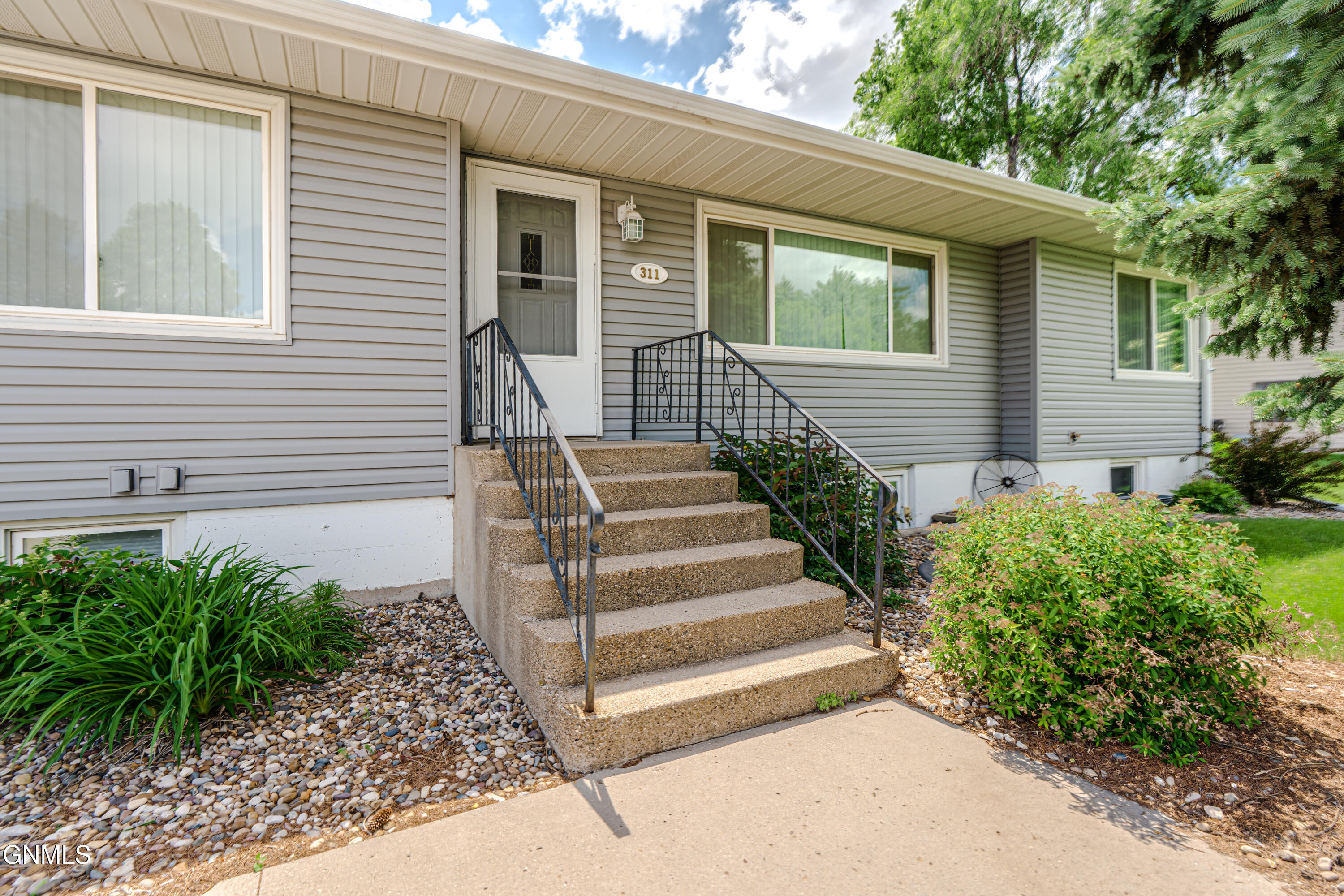 main property photo 78