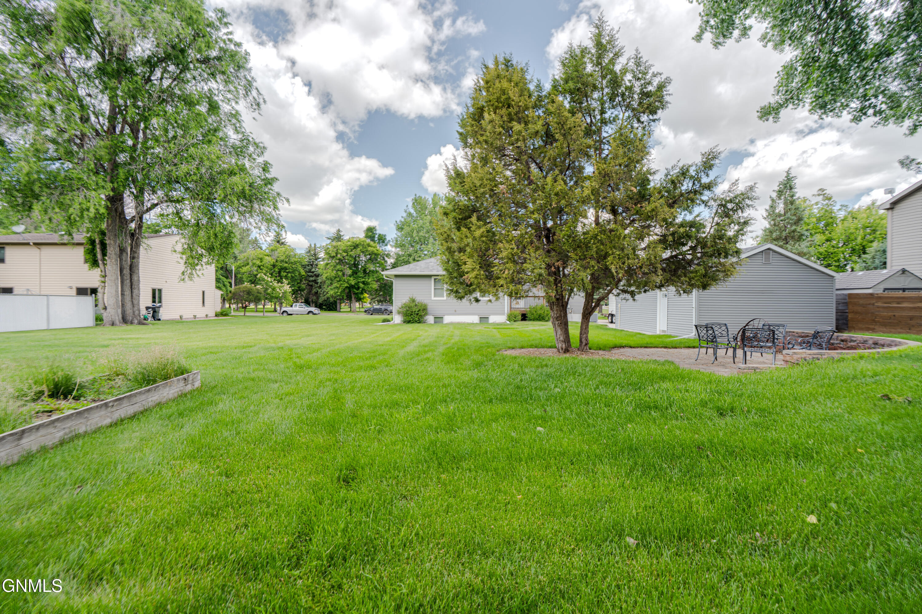 main property photo 92