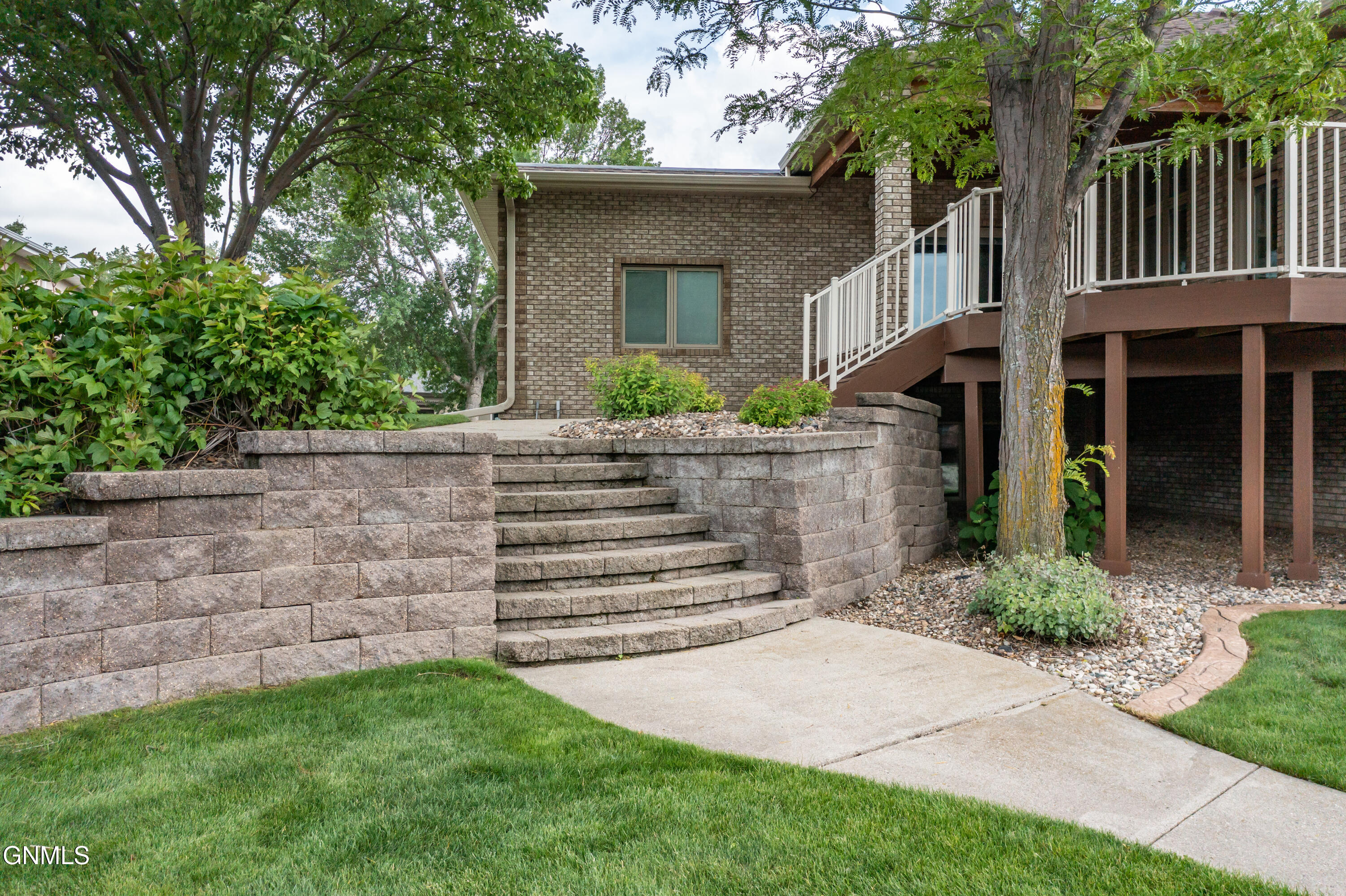 main property photo 43