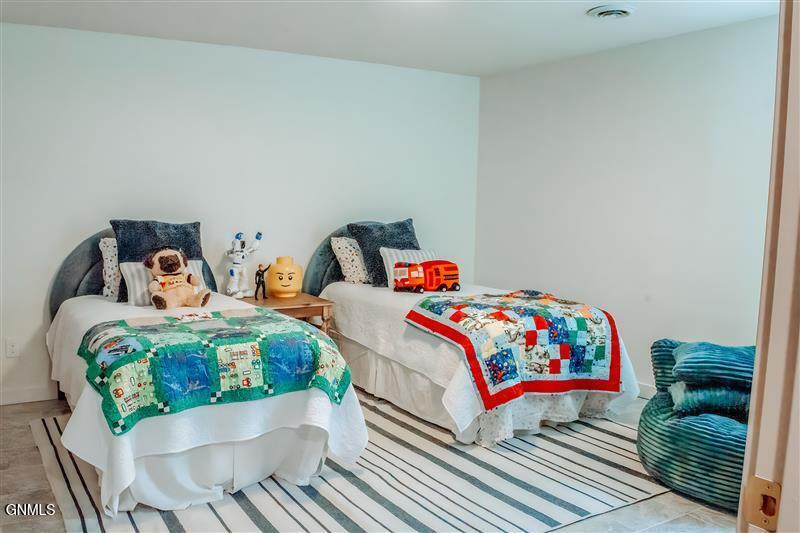main property photo 79