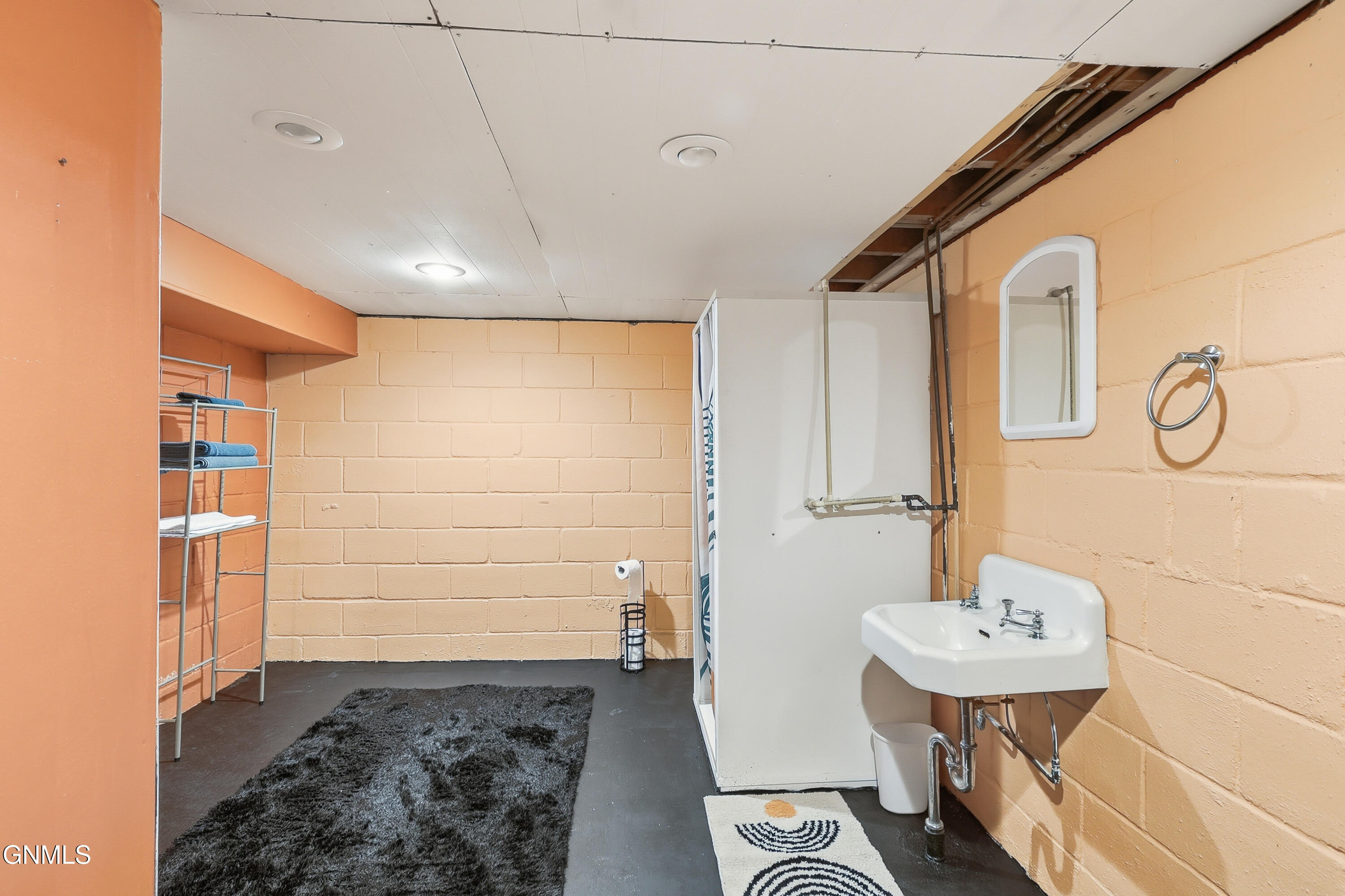 main property photo 49
