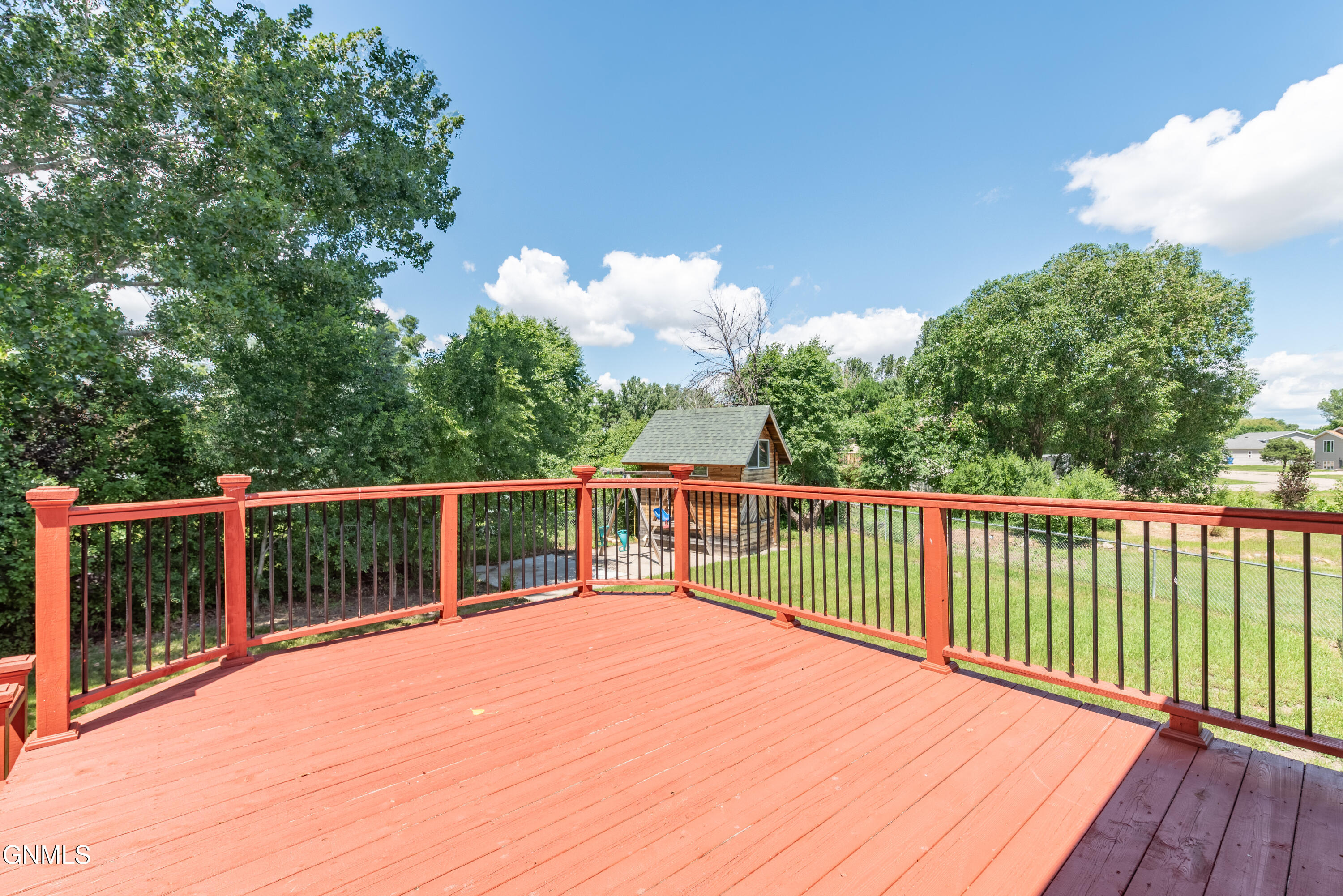 main property photo 9