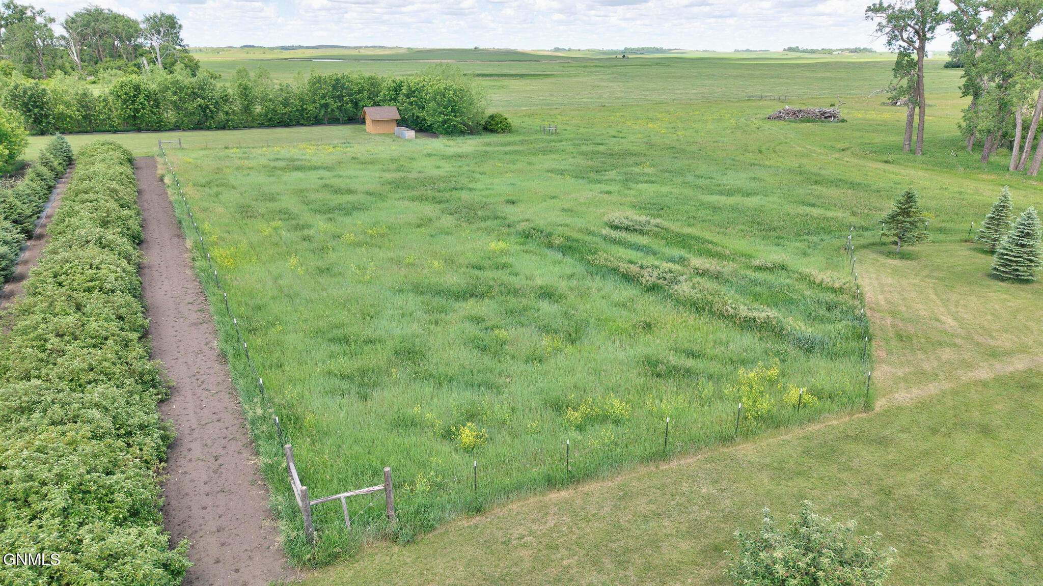 main property photo 24
