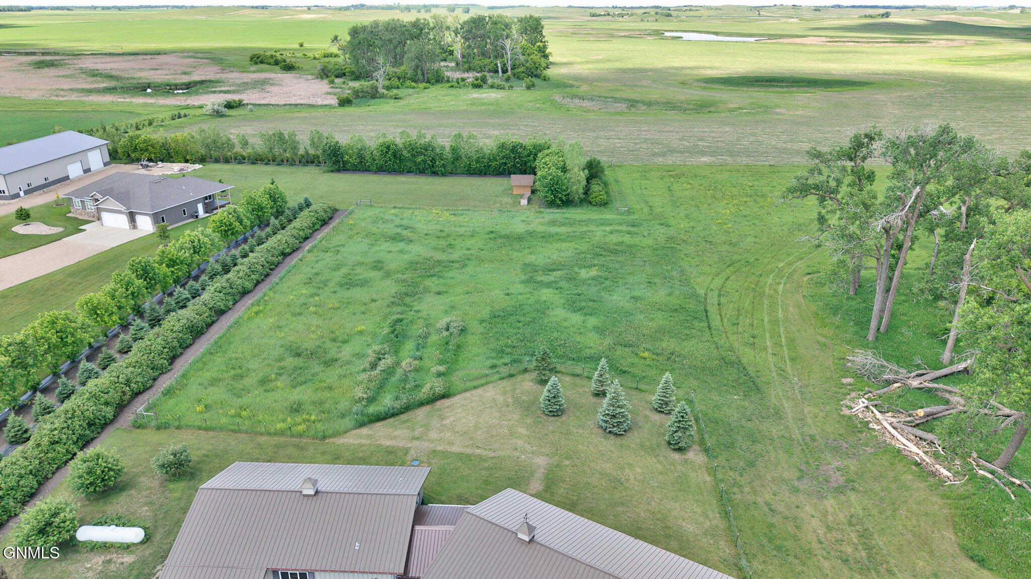 main property photo 26