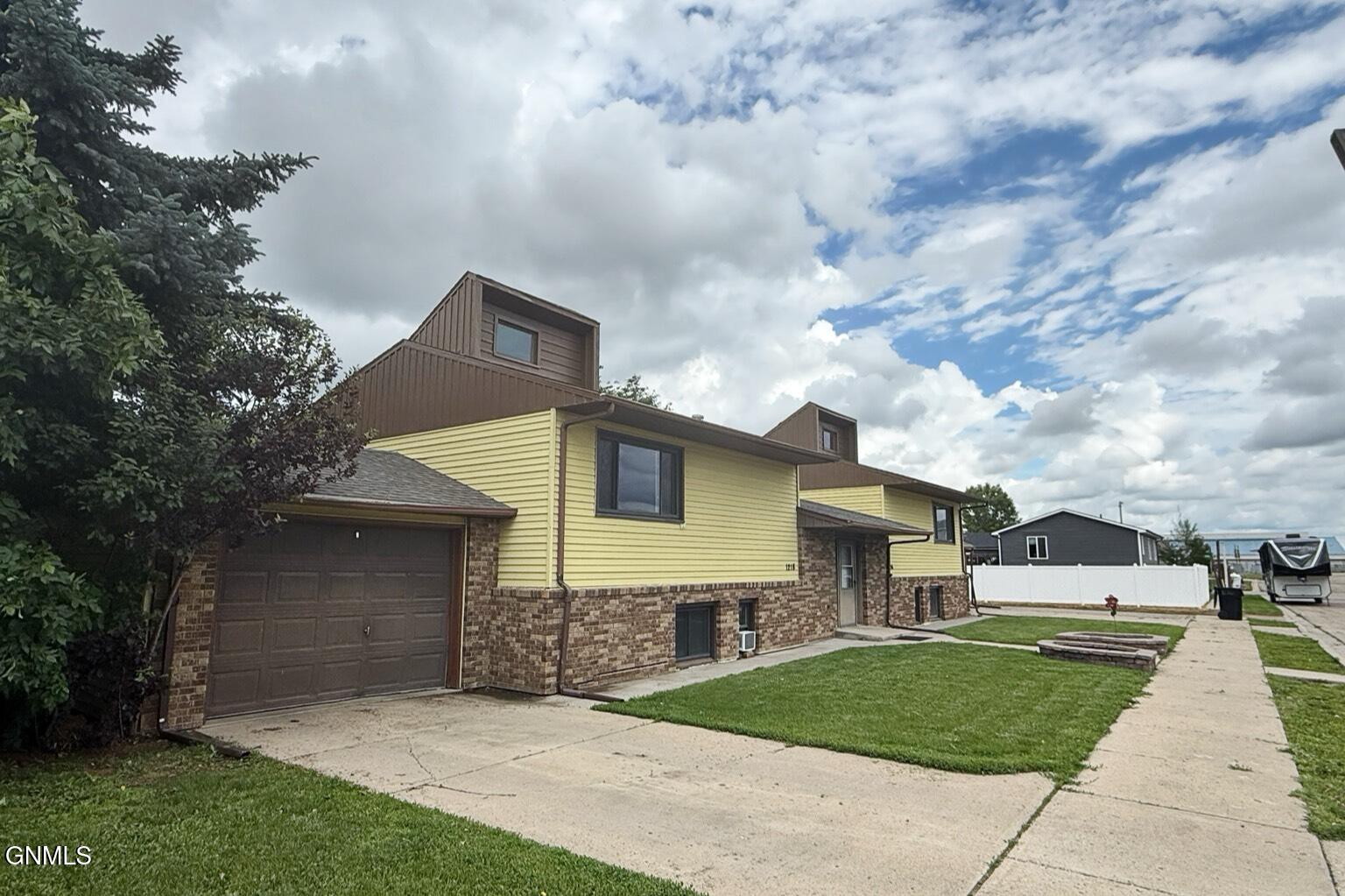 main property photo 10