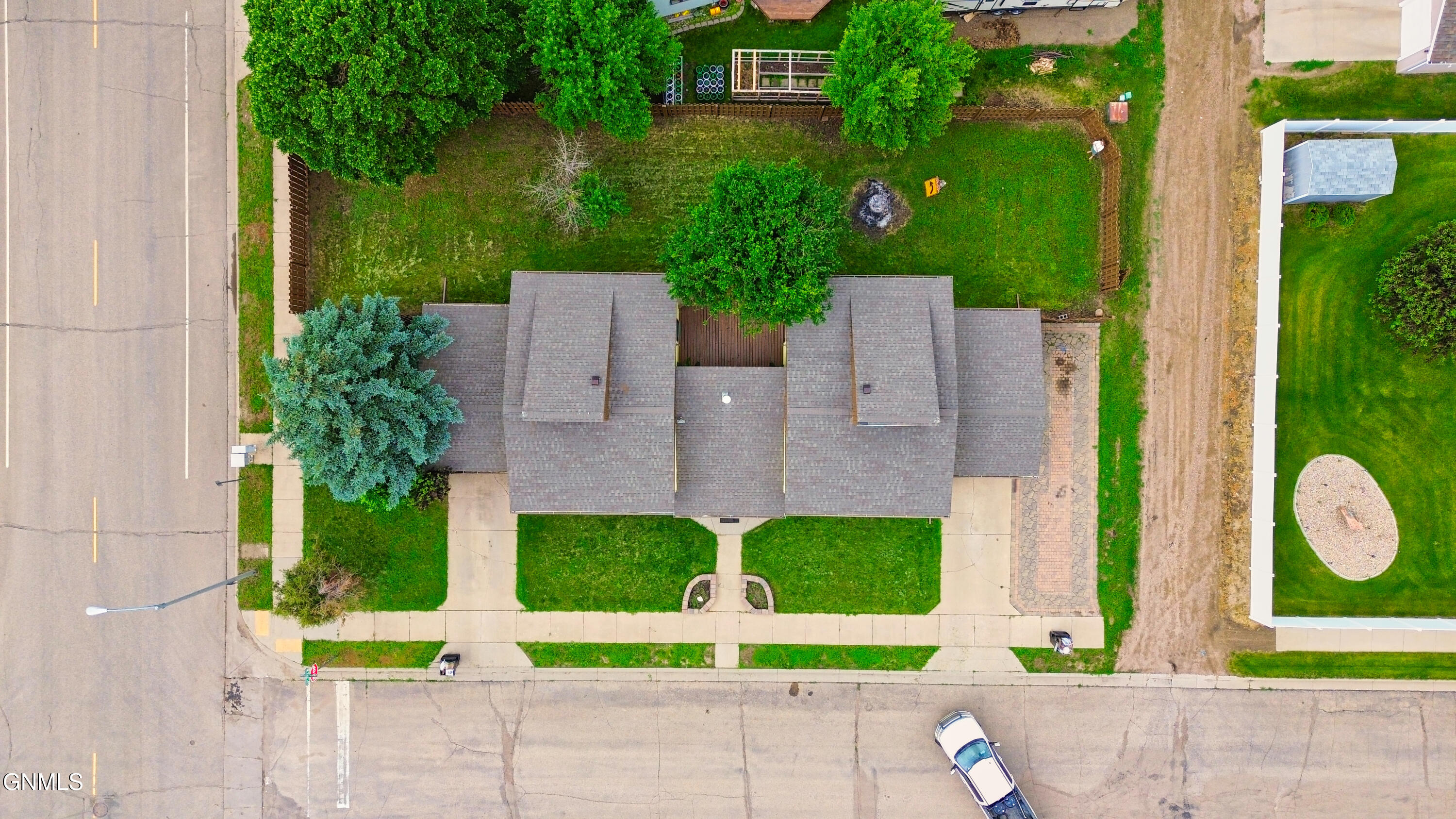 main property photo 8